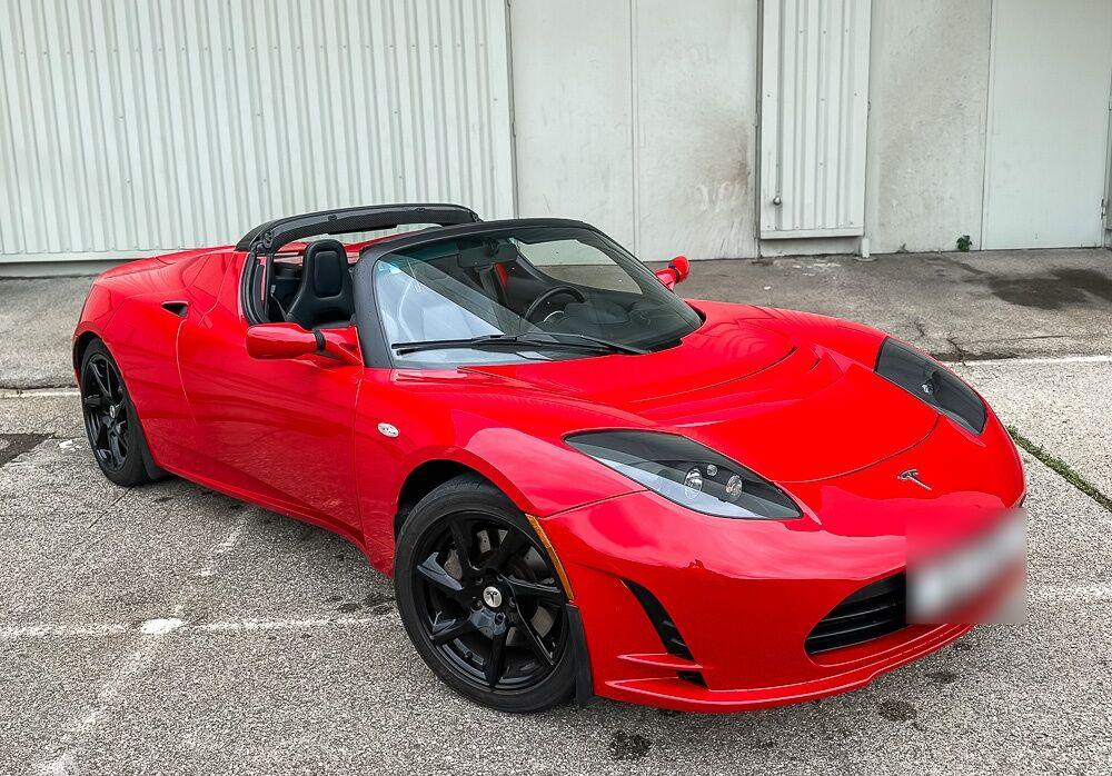 2011 Tesla Roadster for Sale – Electric Sports Car Pioneer