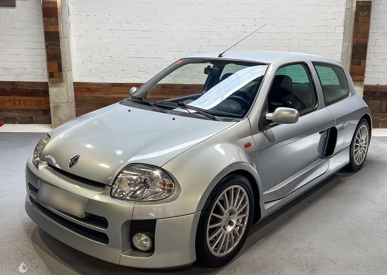 Renault Clio V6 2001 zu verkaufen – Mid-Engine Hot Hatch Klassiker