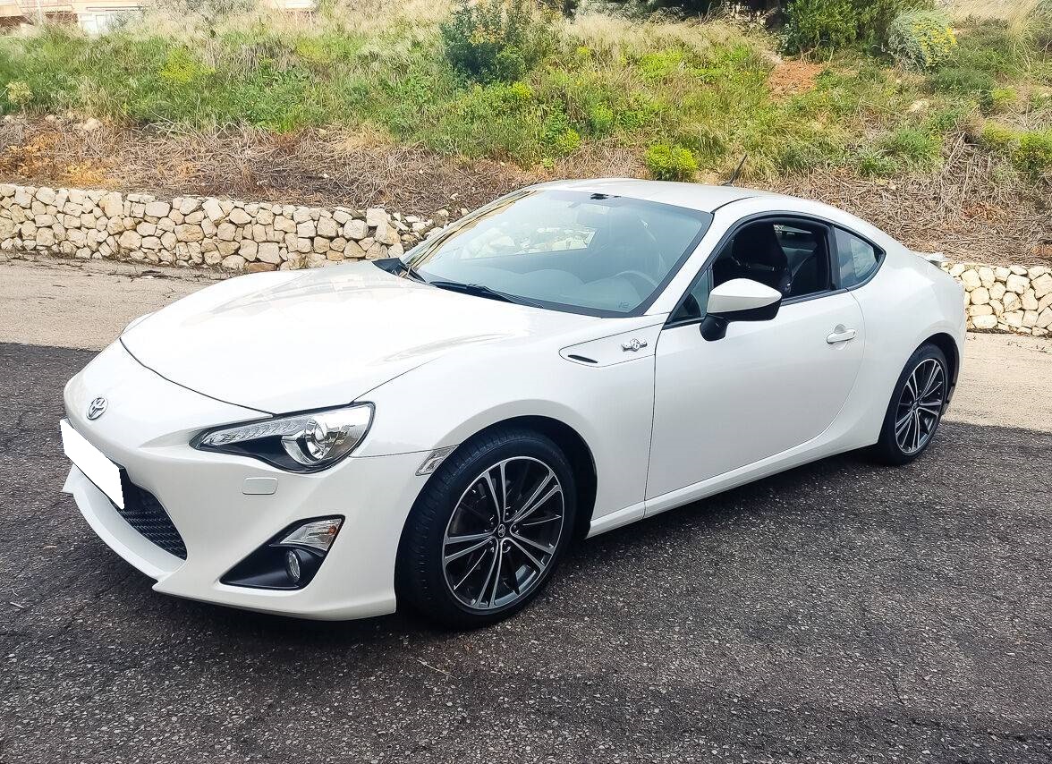2013 Toyota GT86 for Sale – Lightweight Sports Coupe Performance
