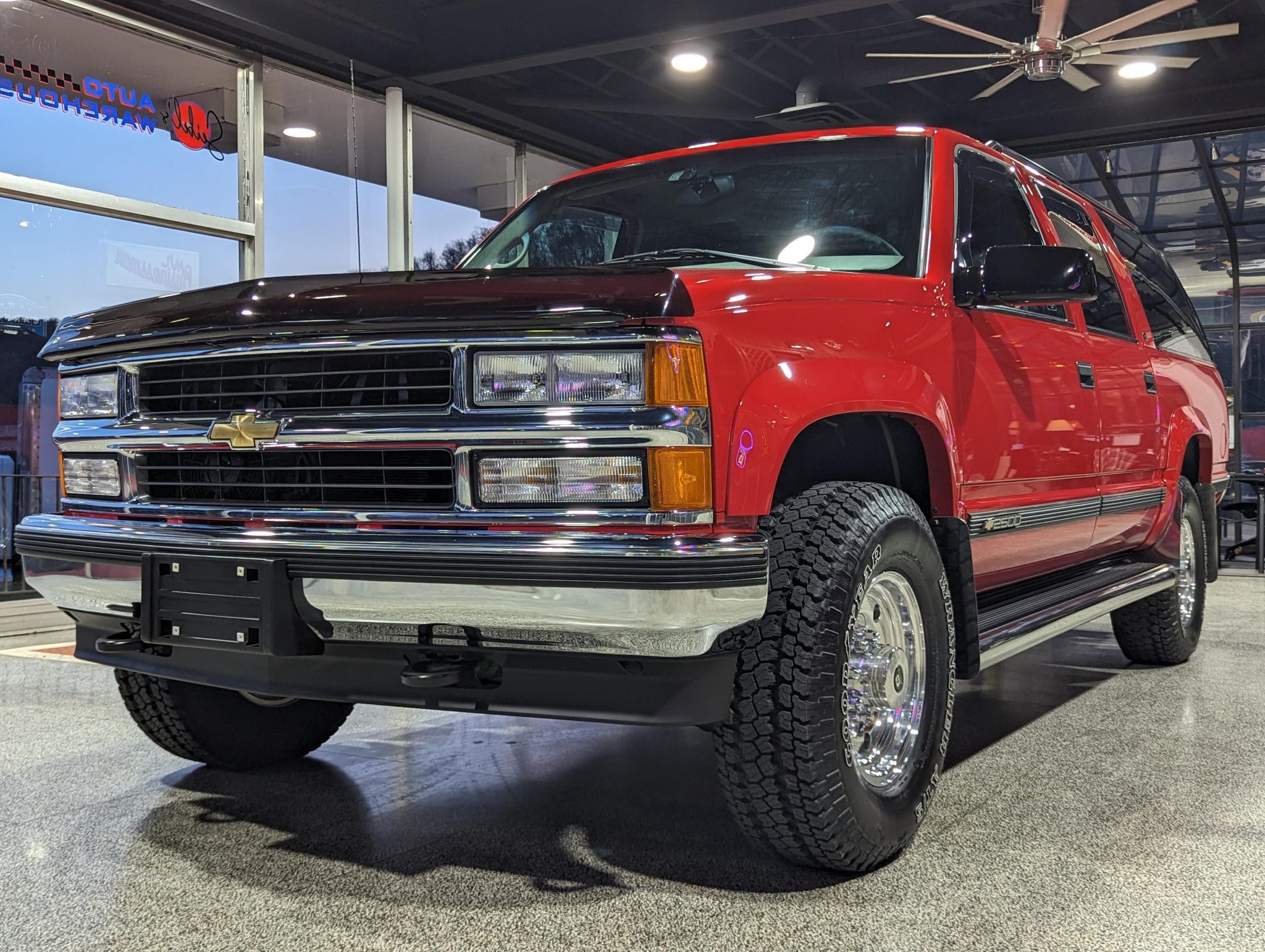 1998 Chevrolet Suburban GMT400 for Sale – Classic Full-Size SUV Legend