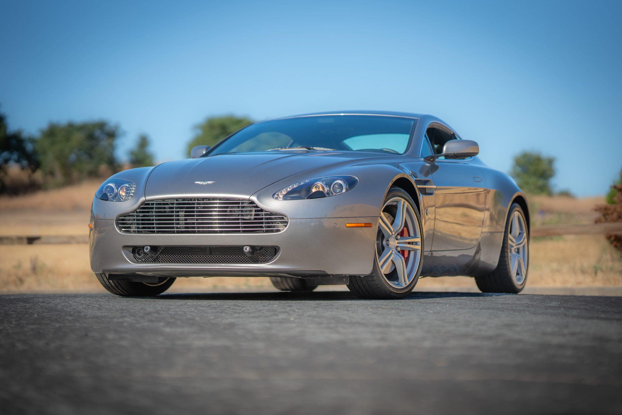 2009 Aston Martin V8 Vantage zu verkaufen – Elegantes britisches V8 Sportcoupé