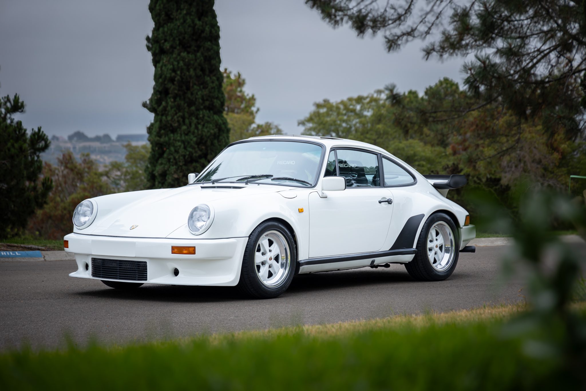 RUF BTR Lightweight-Specification RoW 1982 Porsche 911 Turbo 5-Speed for Sale – Rare Air-Cooled Icon