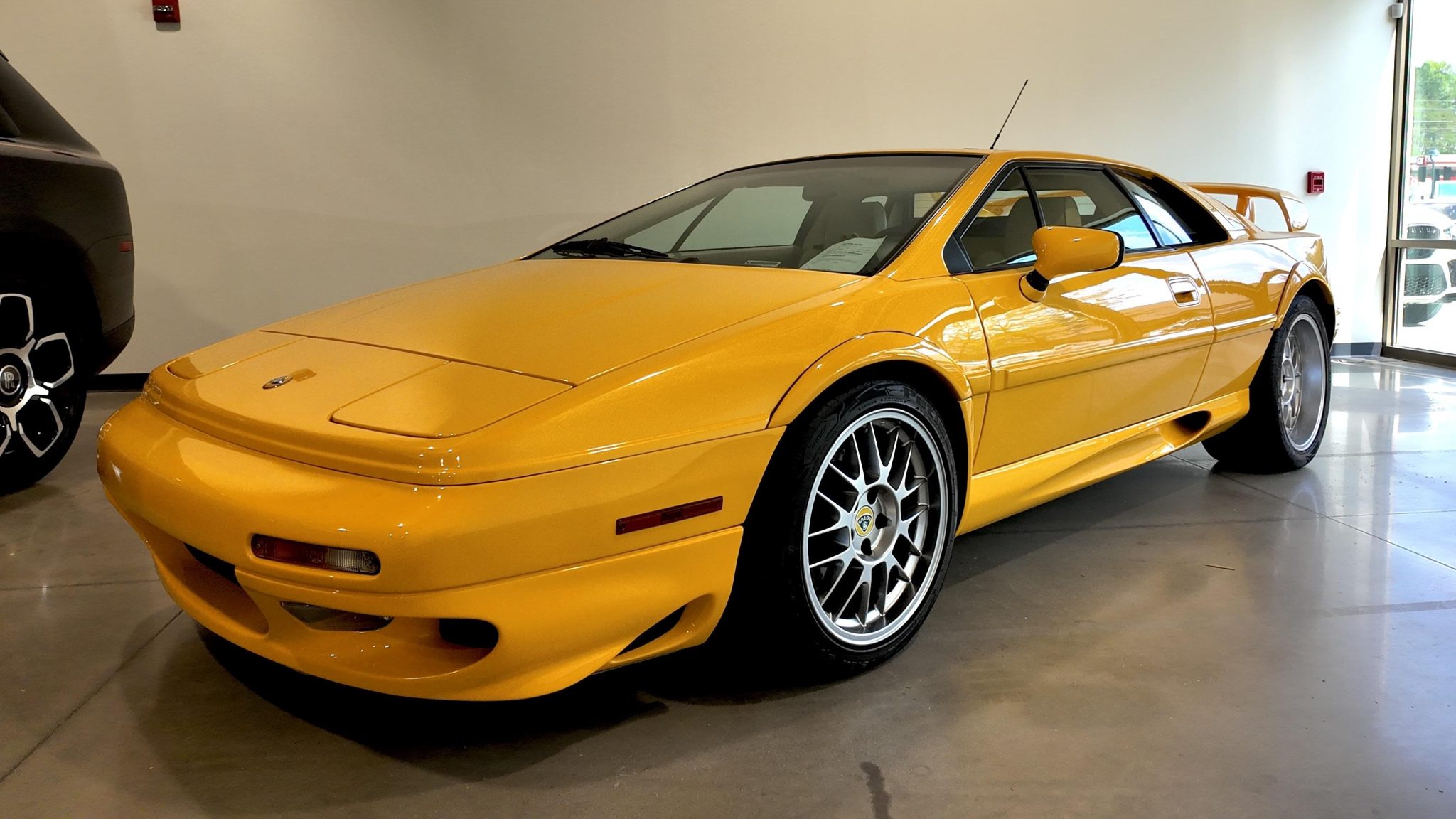 2002 Lotus Esprit for Sale – Turbocharged British Supercar Classic