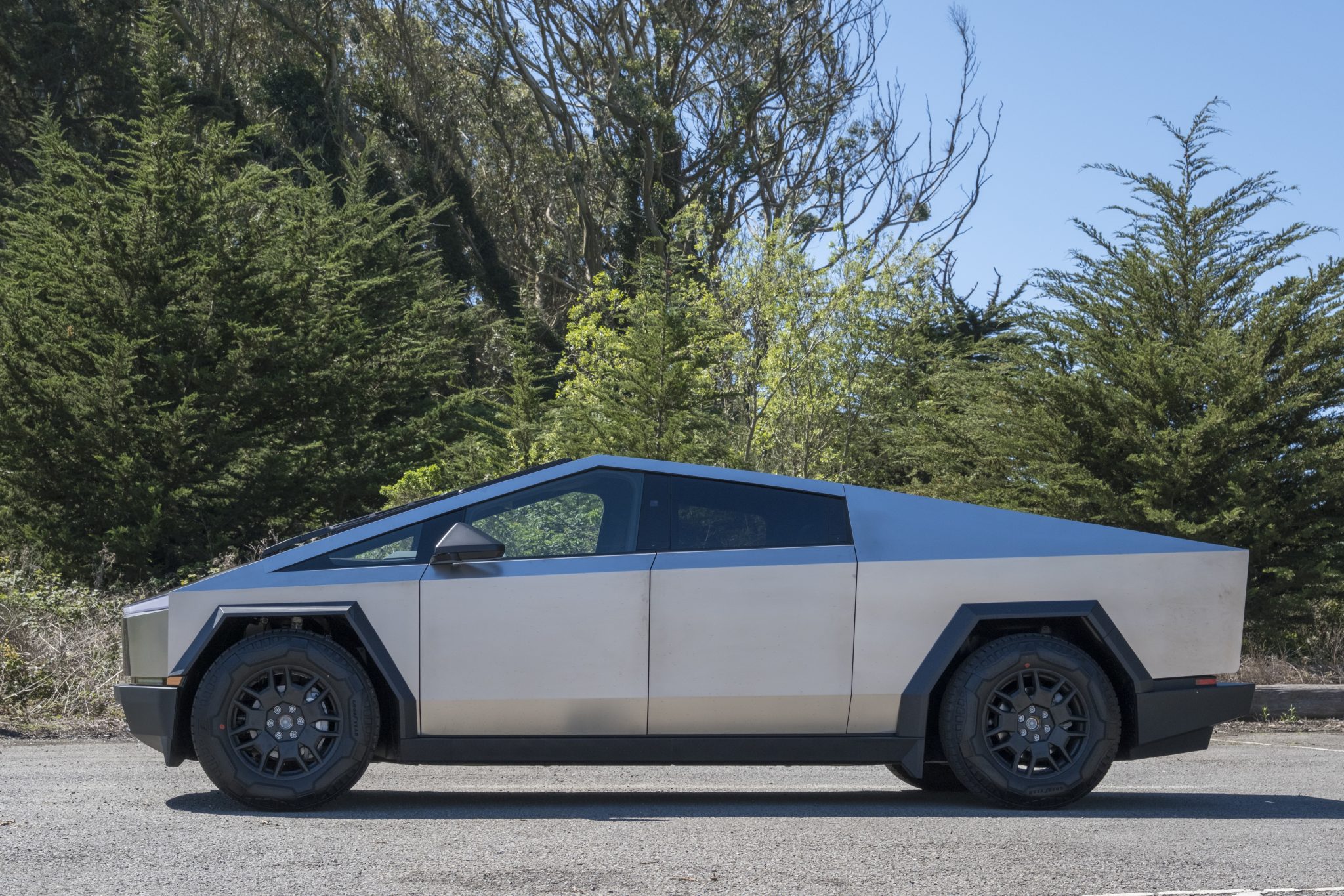 2024 Tesla Cybertruck for Sale – Futuristic Electric Pickup Icon