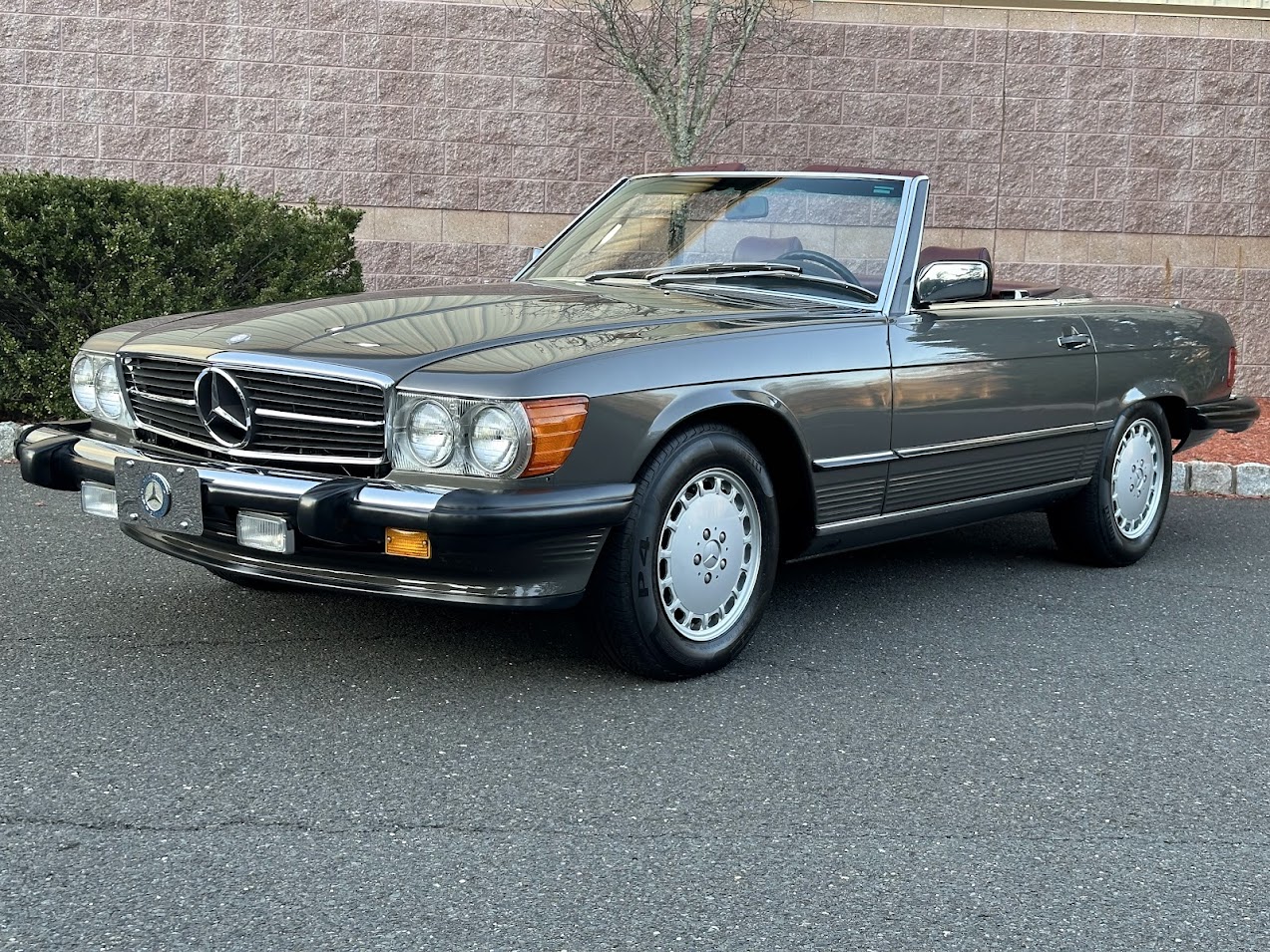 1988 Mercedes-Benz R107 SL for Sale – Classic German Luxury Roadster