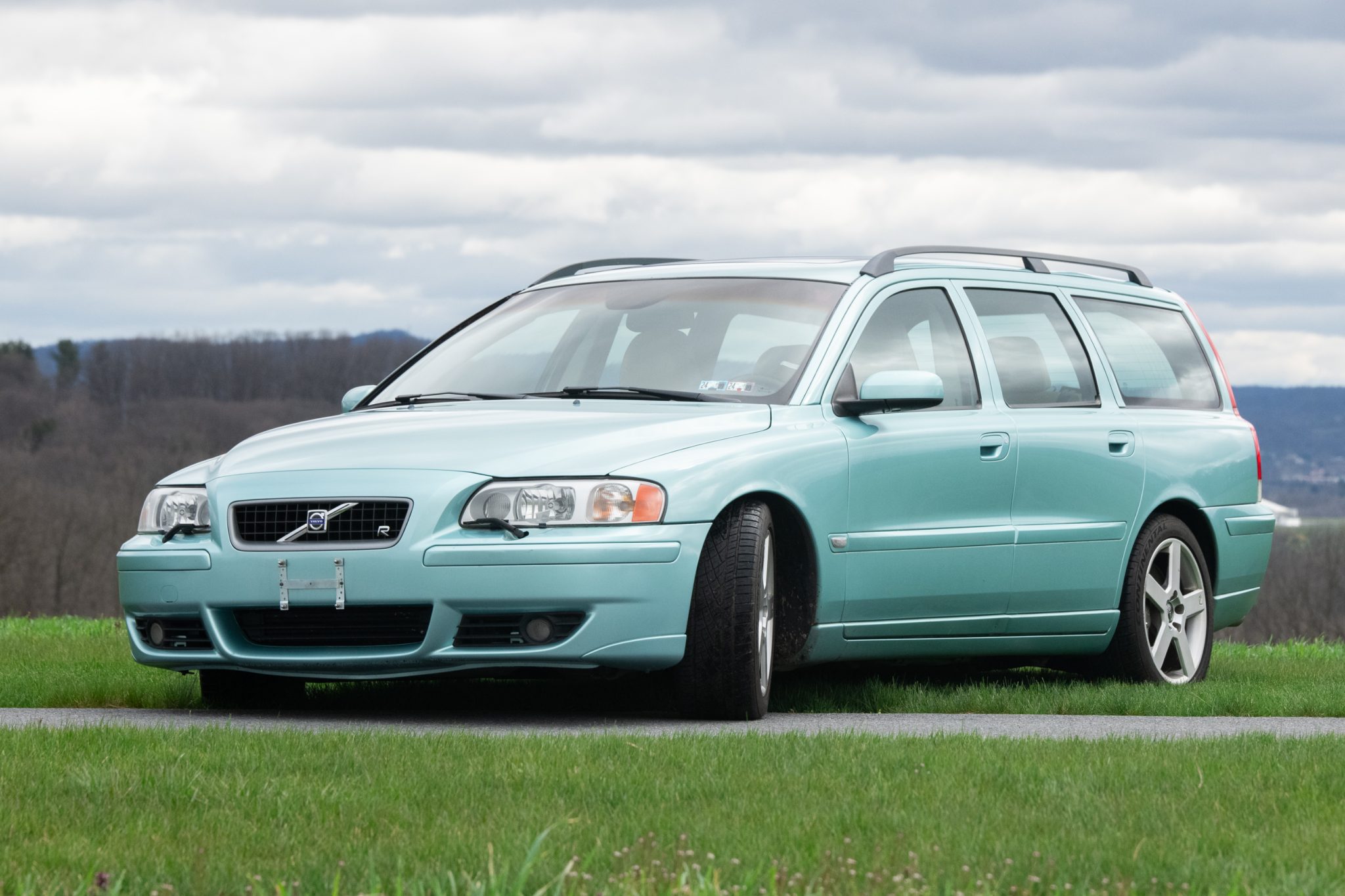 2005 Volvo V70R for Sale – Turbocharged AWD Performance Wagon