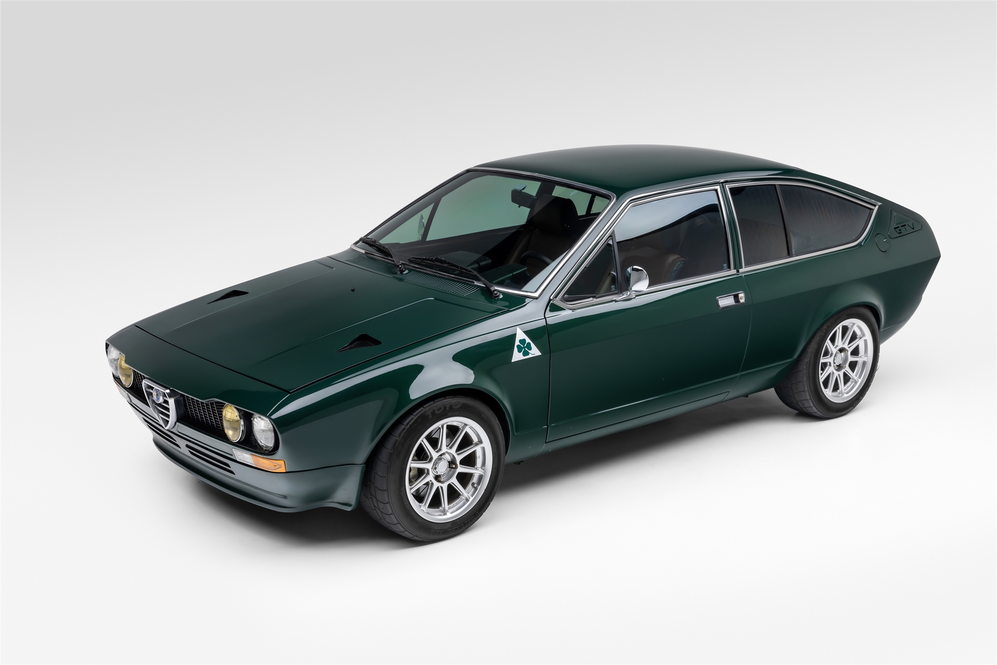 1977 Alfa Romeo Alfetta for Sale – Italian Transaxle Classic with Sporting Character
