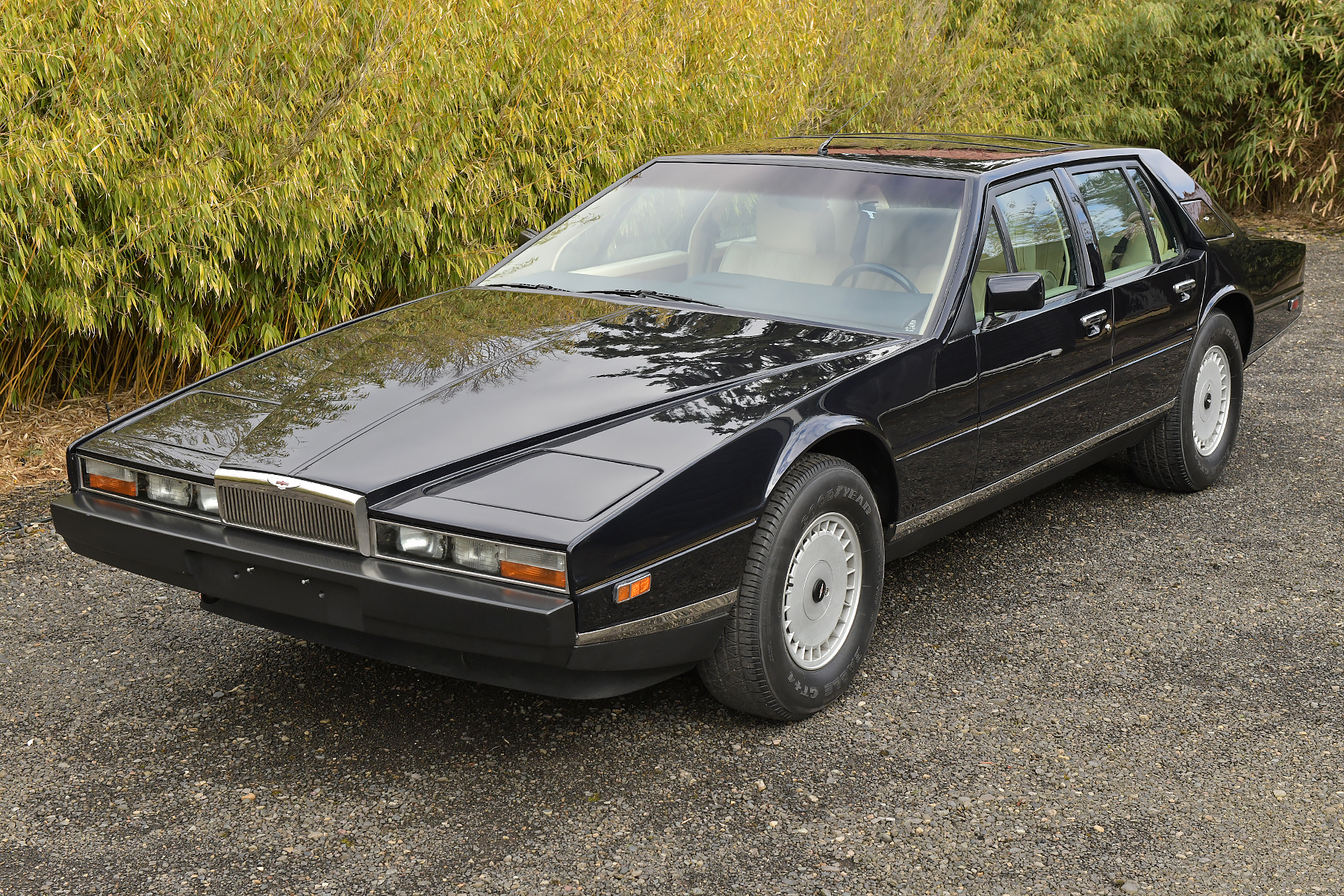 Aston Martin Lagonda 1986 zu verkaufen – Futuristische britische Luxus-Ikone