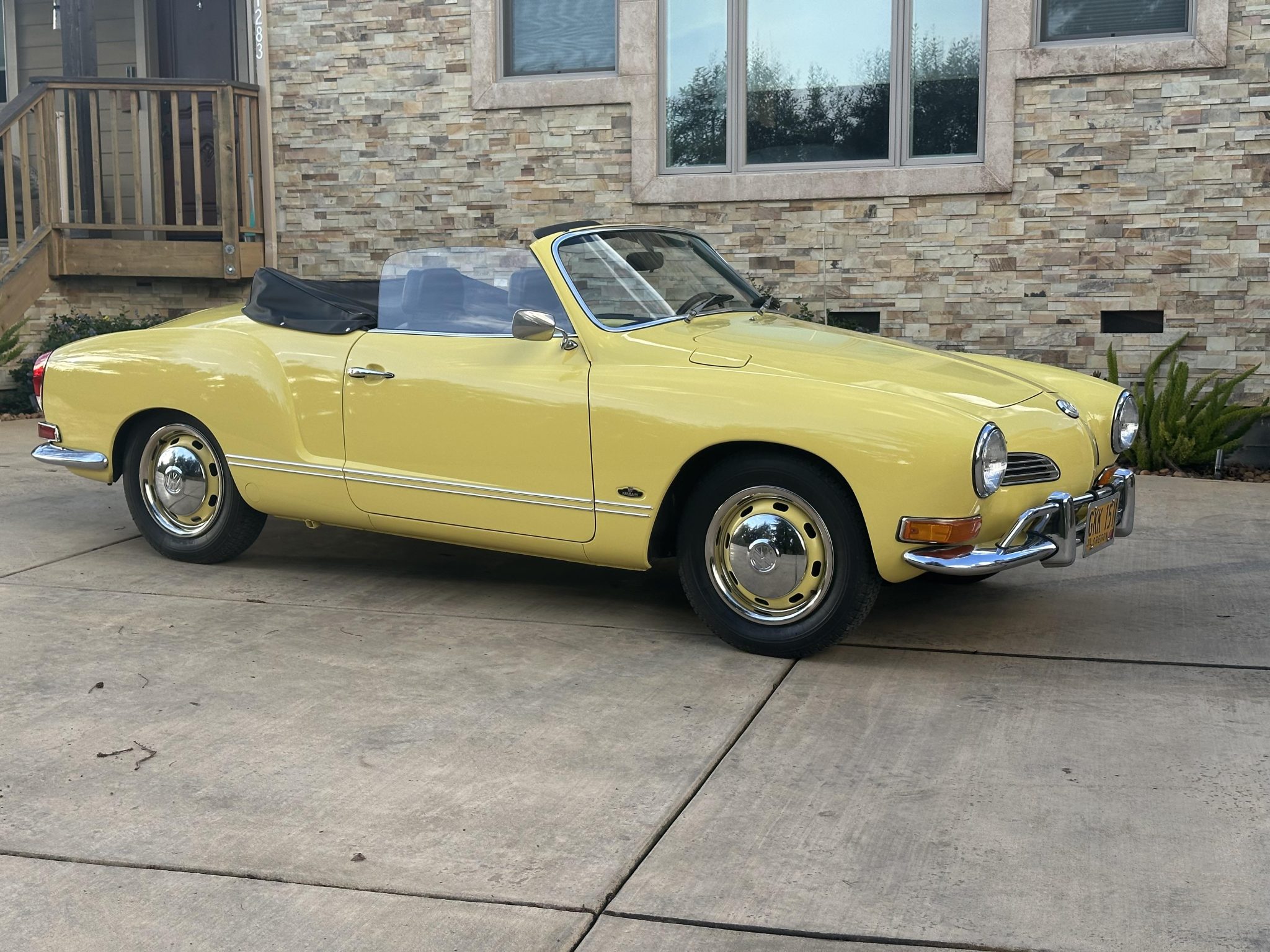 1971 Volkswagen Karmann Ghia for Sale – Elegant Air-Cooled German Classic