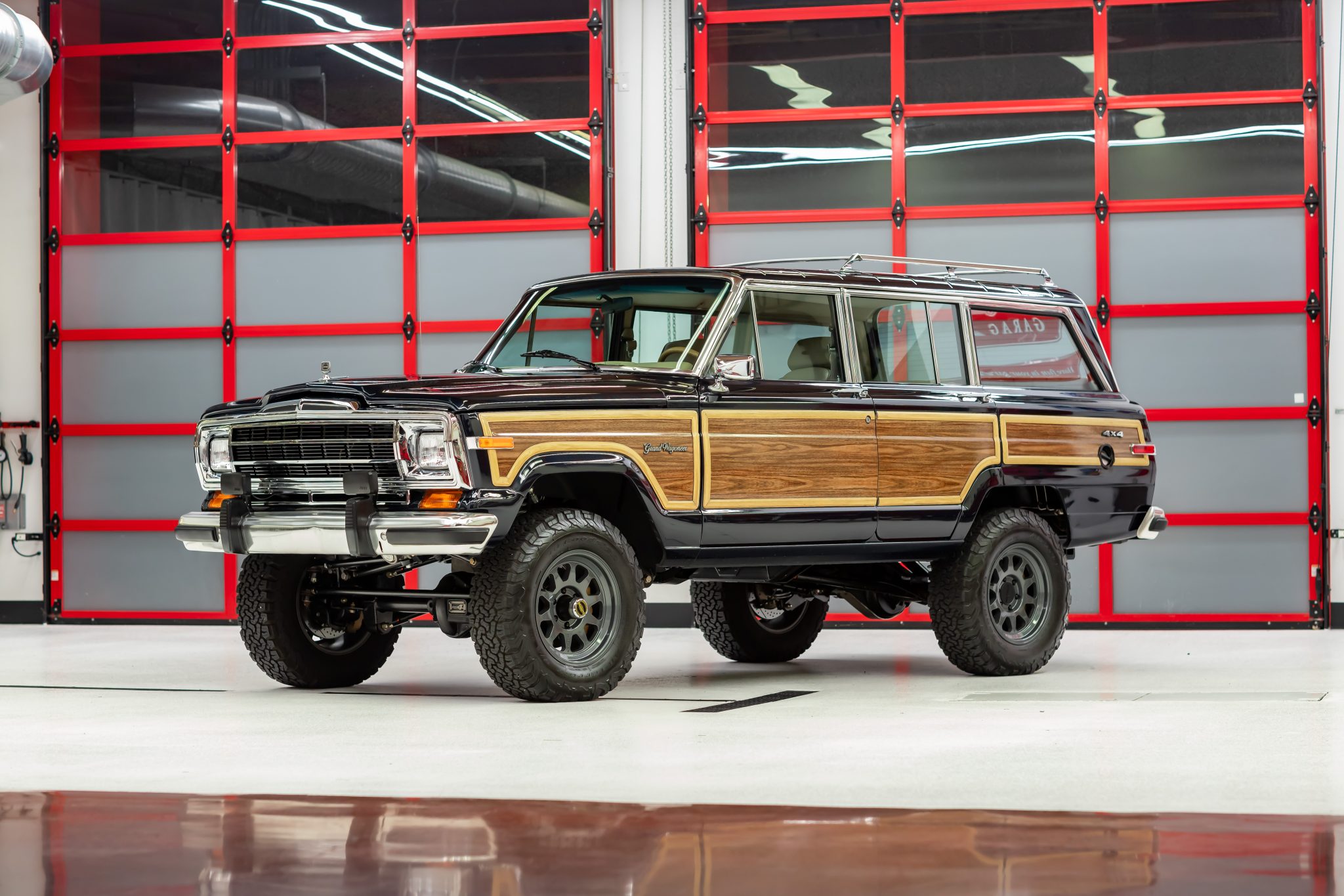 1990 Jeep SJ Grand Wagoneer for Sale – Classic Luxury 4x4 with American Heritage