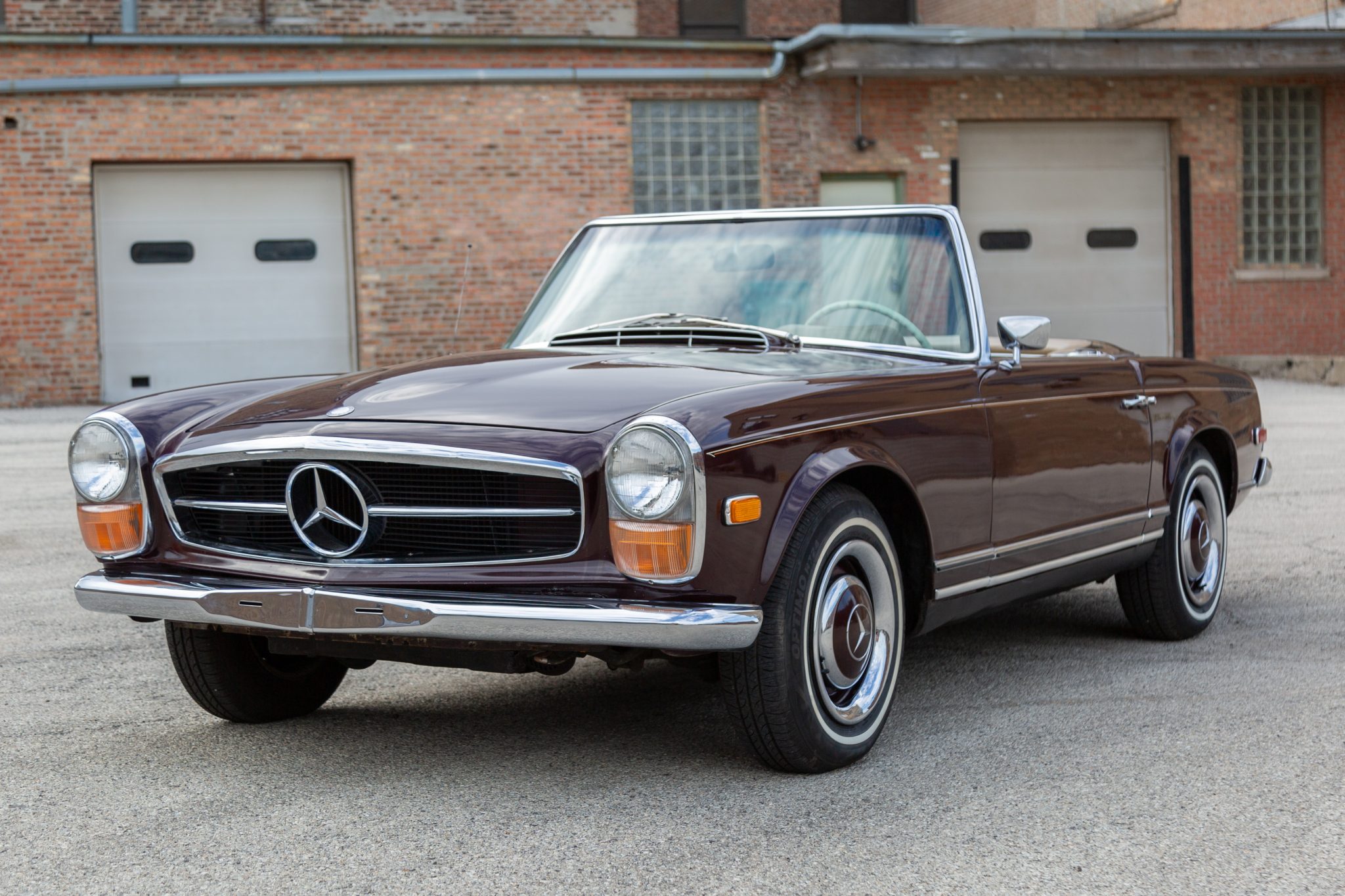 1967 Mercedes-Benz W113 SL for Sale – Elegant Pagoda Roadster with Timeless Prestige
