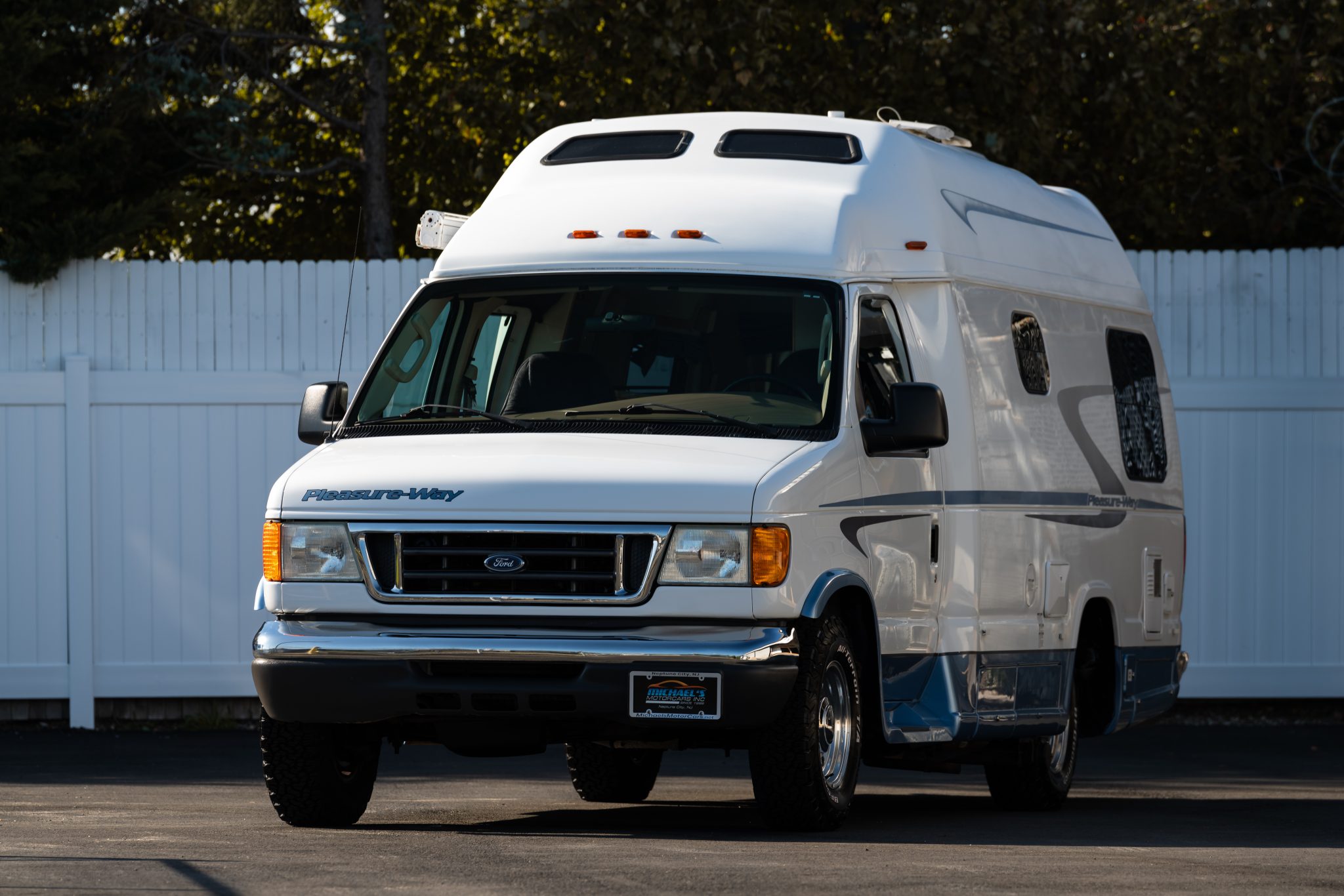 2006 Ford Econoline Van for Sale – Durable American Utility Van with Practical Appeal