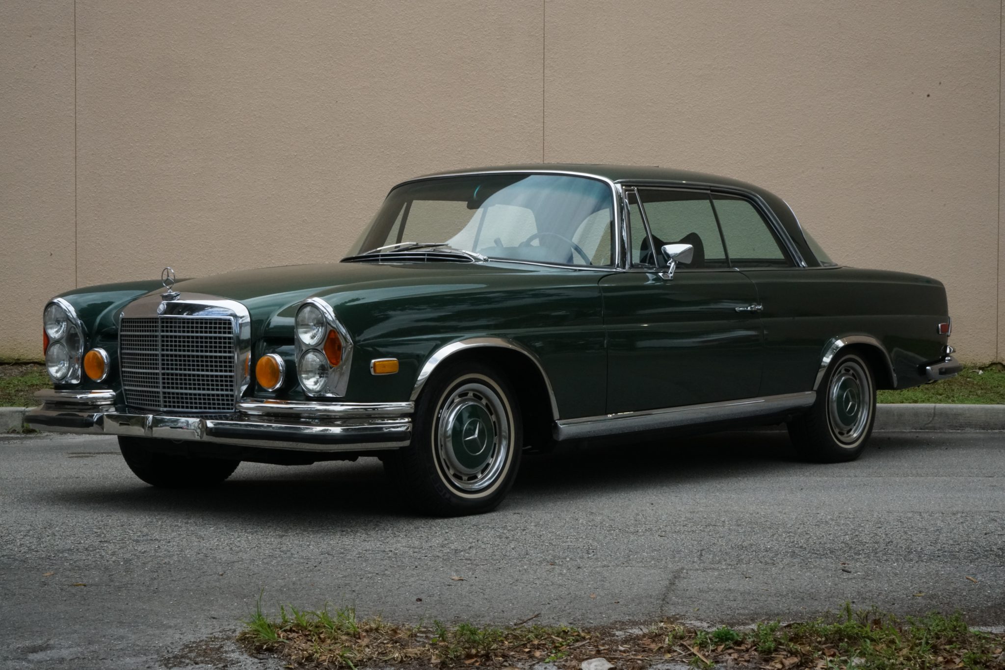 Mercedes-Benz W111 Coupé & Cabriolet 1971 à vendre – Icônes élégantes