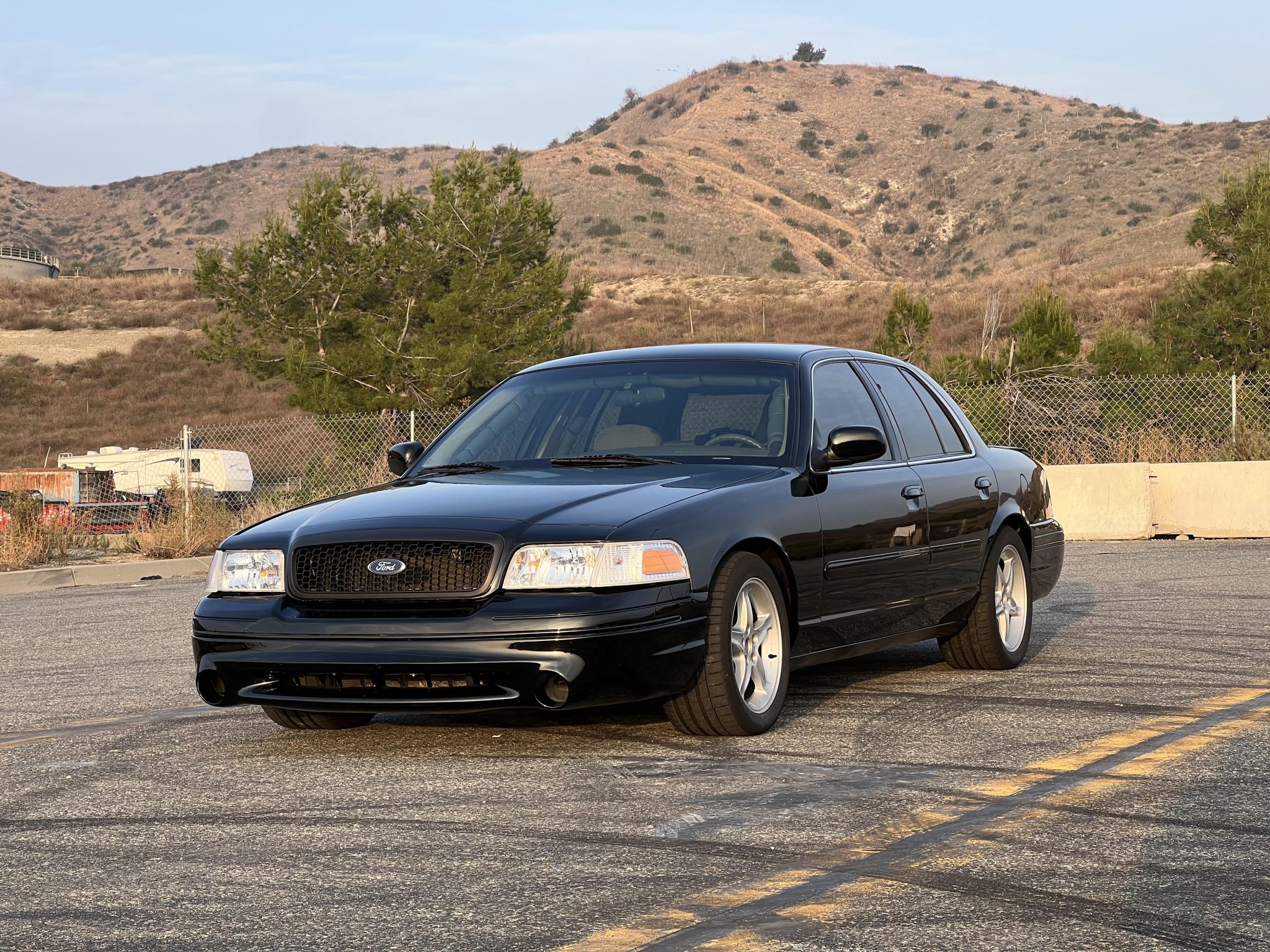 Ford Crown Victoria 1999 à vendre – Berline américaine classique V8 et voiture de police iconique