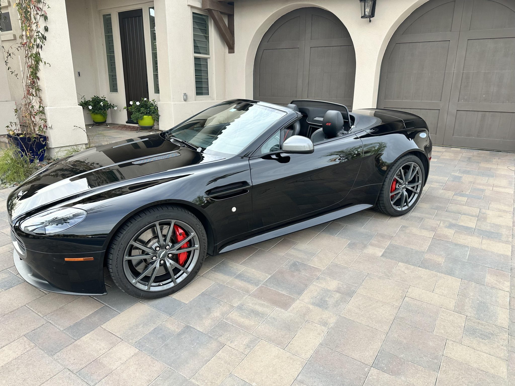 Aston Martin V8 Vantage 2015 à vendre – Performance britannique et élégance intemporelle