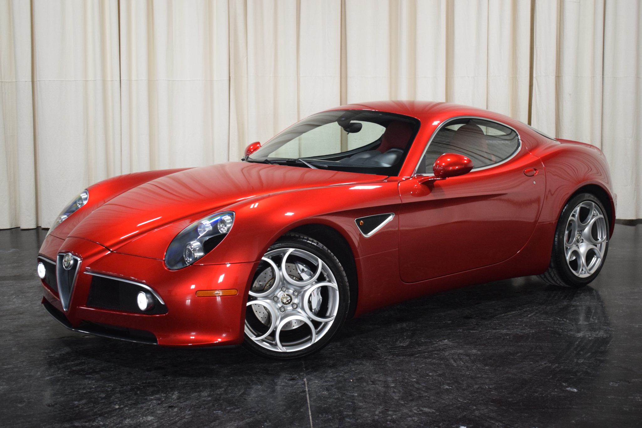 2008 Alfa Romeo 8C zu verkaufen – Italienische Exklusivität und V8 Leidenschaft