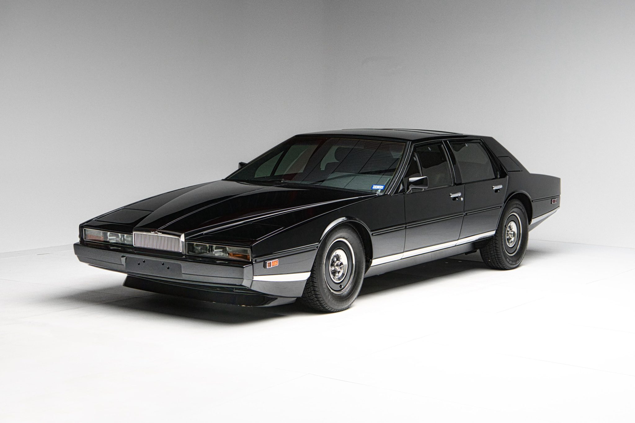 Aston Martin Lagonda 1983 à vendre – Luxe futuriste et prestige collection