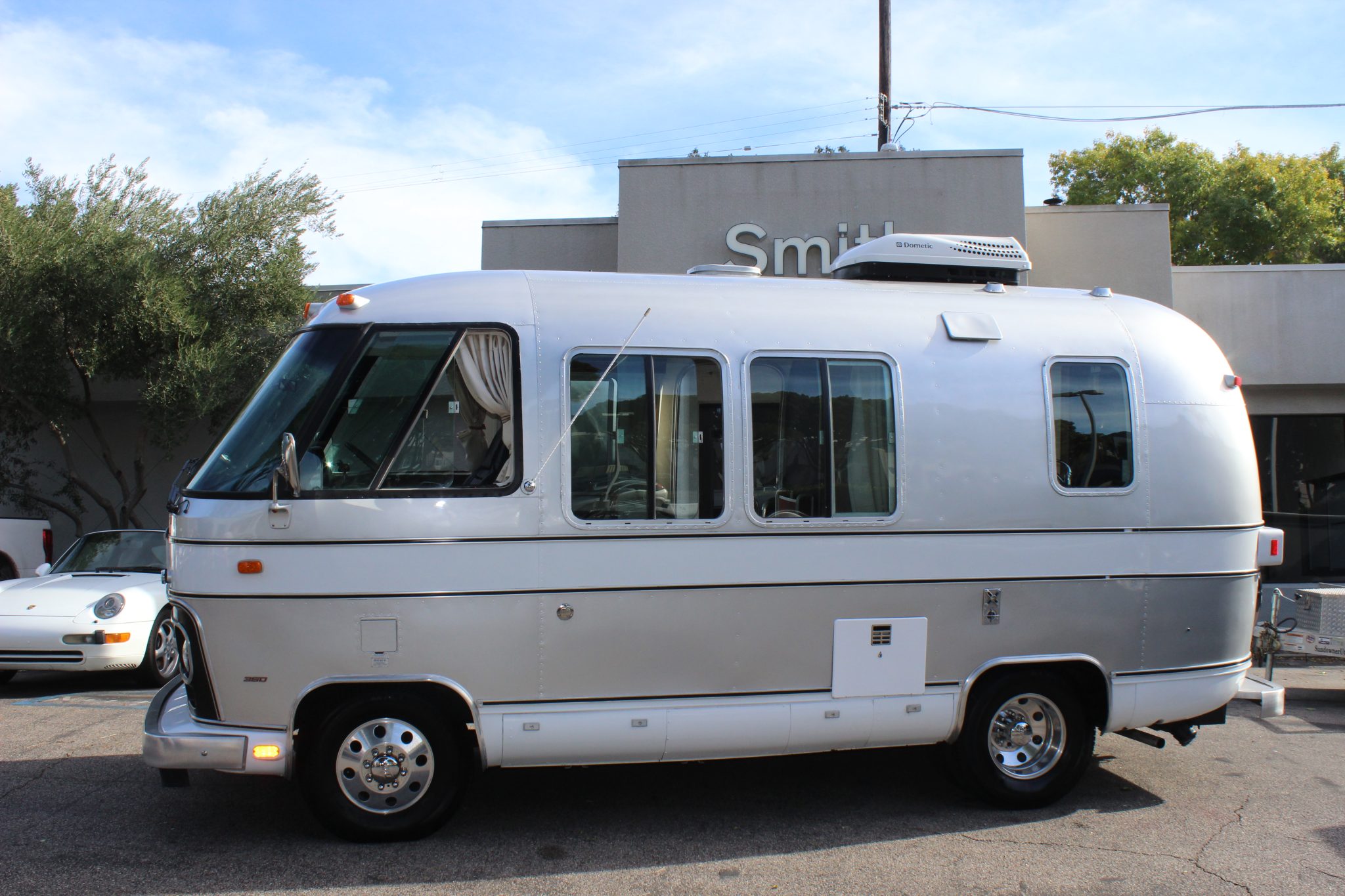 Airstream Motorhome 1975 zu verkaufen – Klassische Aluminium-RV-Ikone