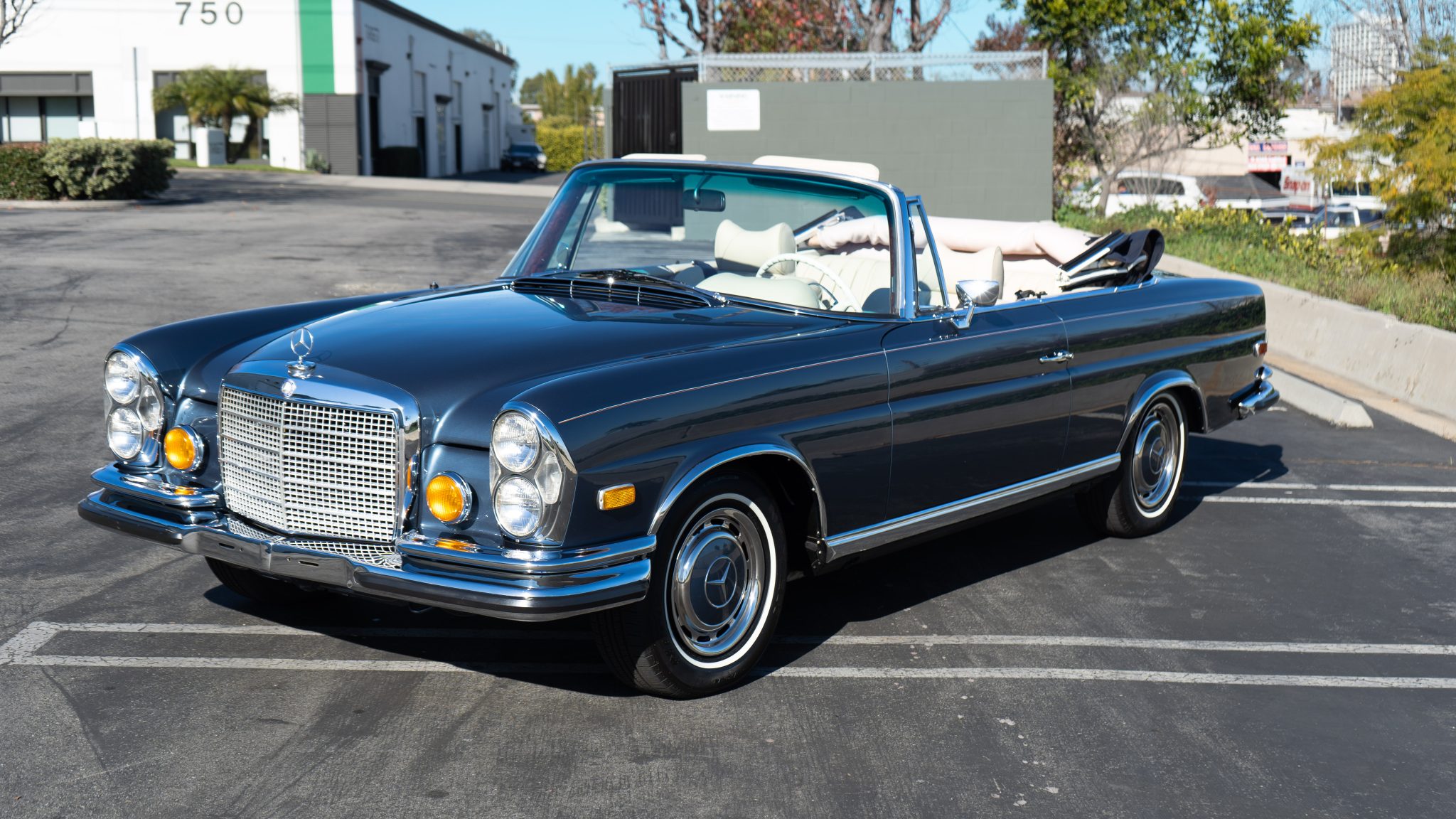 Mercedes-Benz W111 Coupe & Cabriolet 1971 zu verkaufen – Eleganter Klassiker