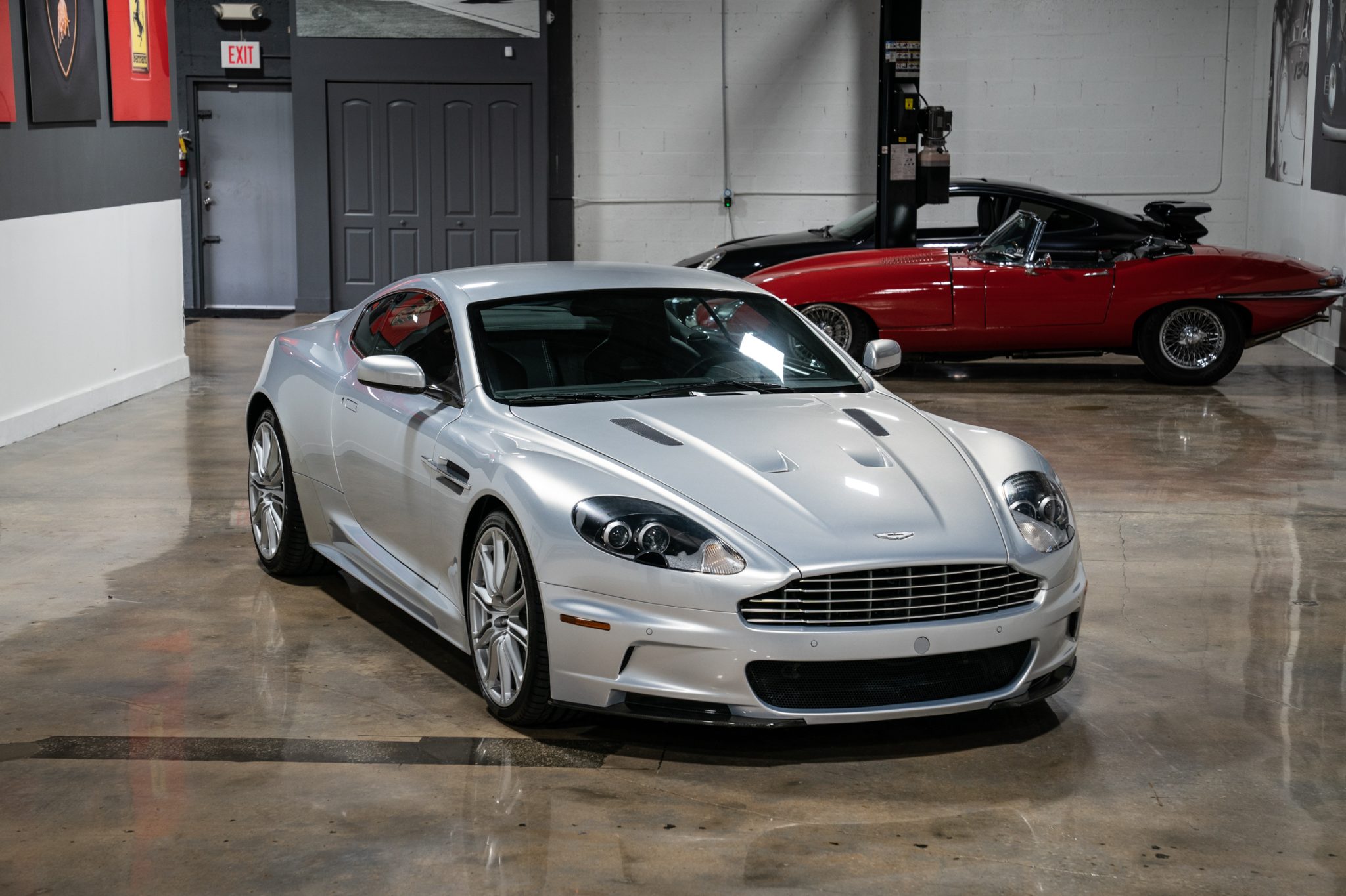Aston Martin DBS 2009 zu verkaufen – Moderner britischer V12-Grand-Tourer