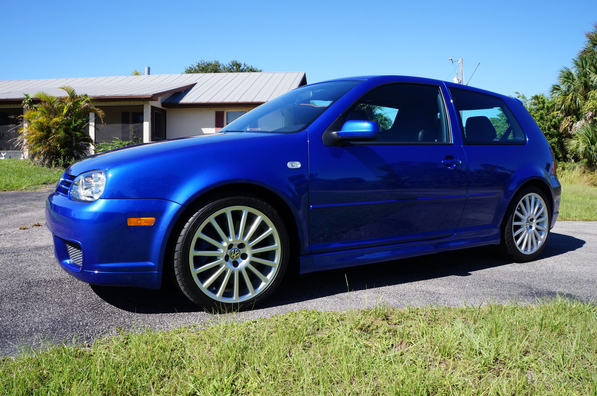 2004 Volkswagen R32 for Sale – Modern Classic VR6 Hot Hatch