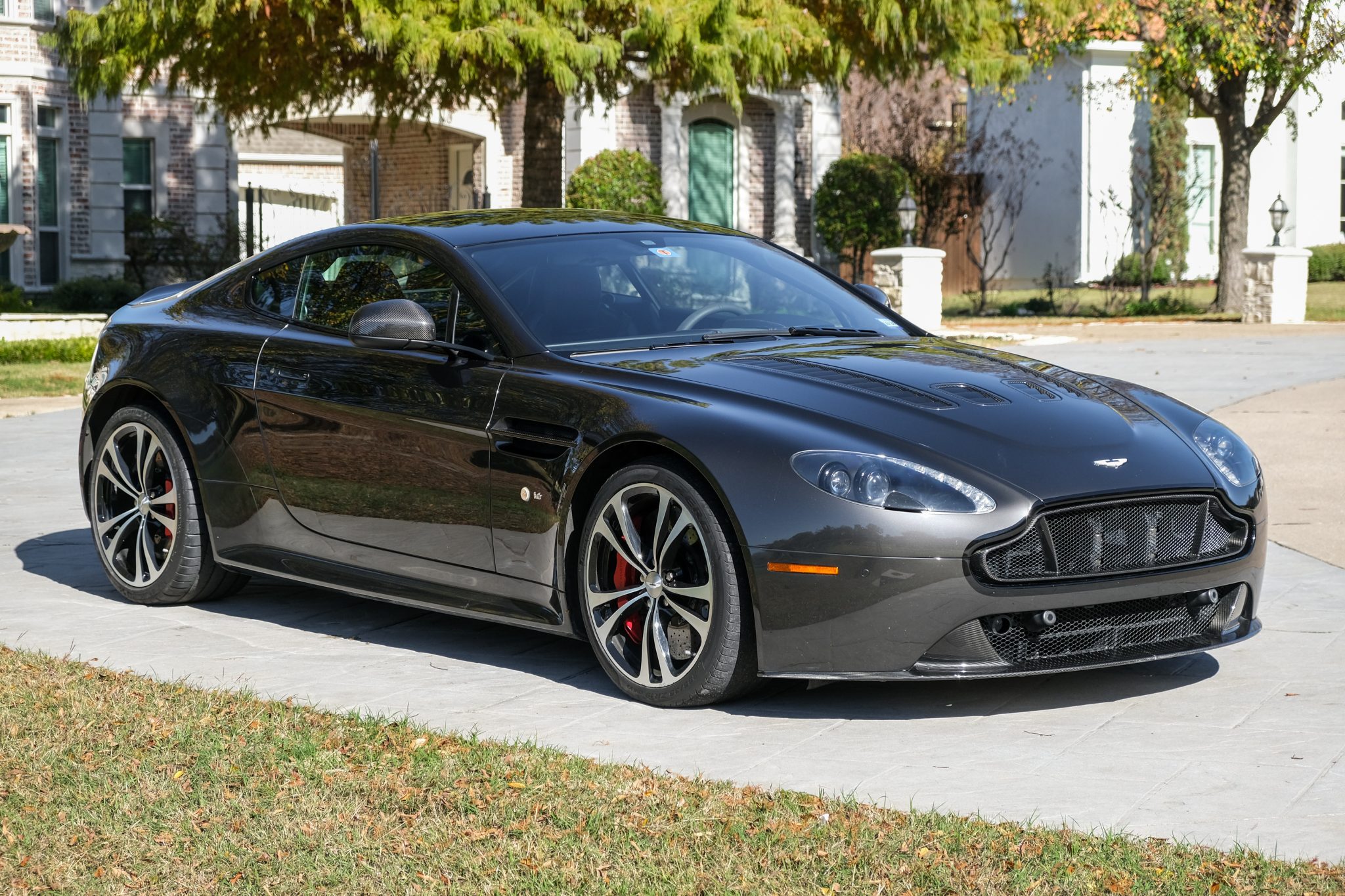 2015 Aston Martin V12 Vantage zu verkaufen – V12 S in Quantum Silver