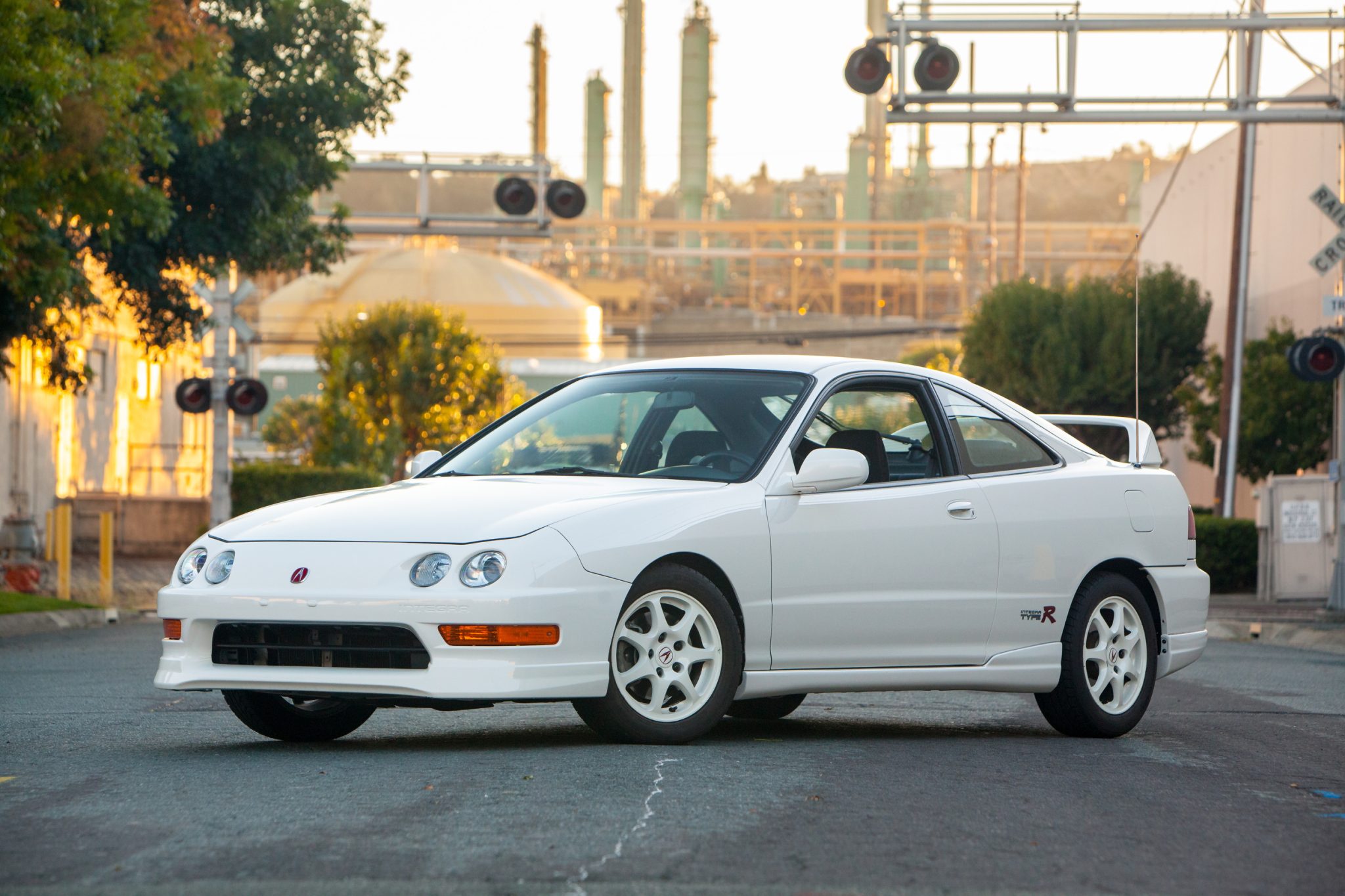 1998 Acura Integra Type R for Sale – Championship White B18C5 Icon