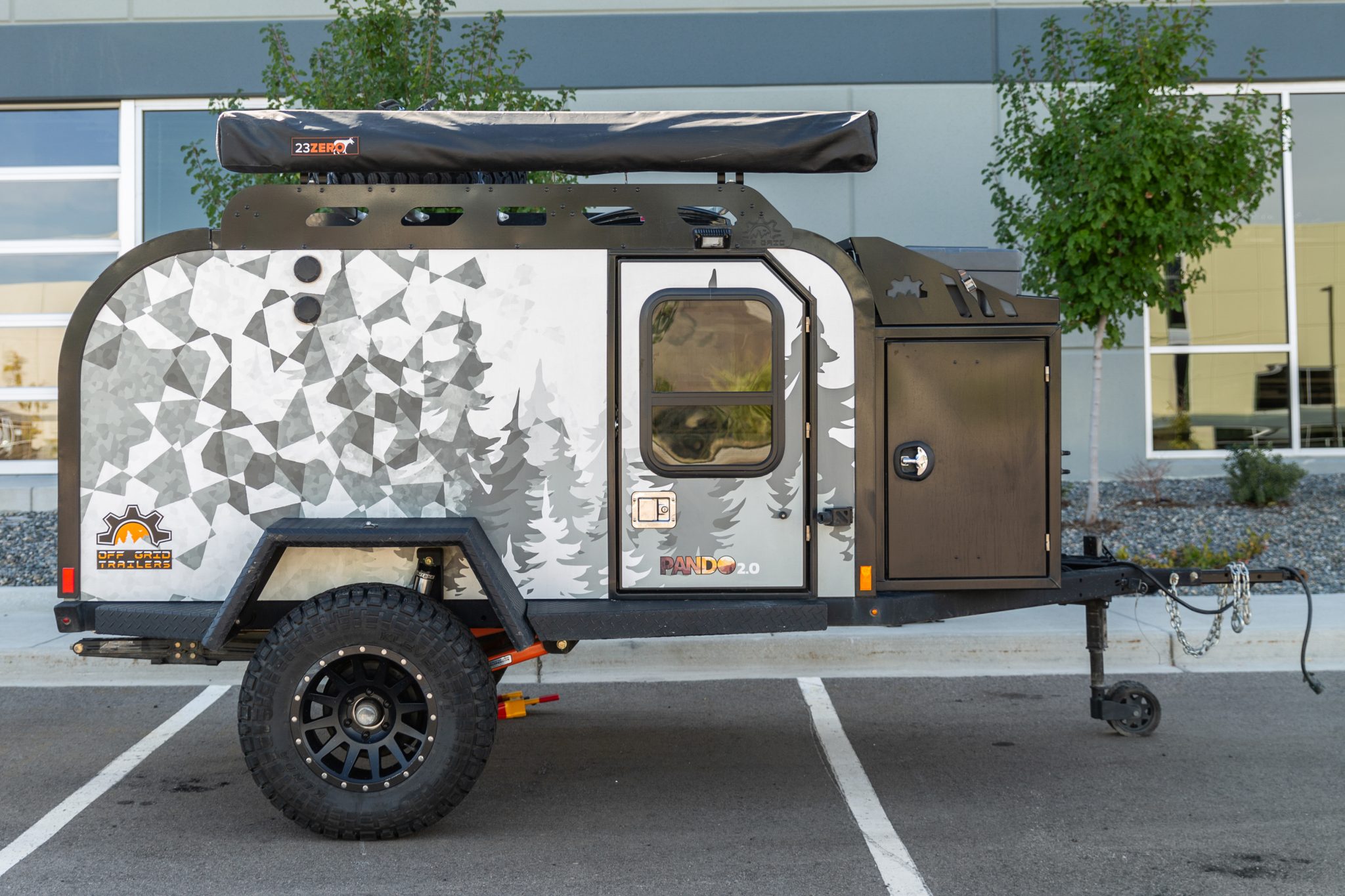 Parts and Automobilia – Trailers 2022 à vendre – Remorque d’aventure tout-terrain surélevée