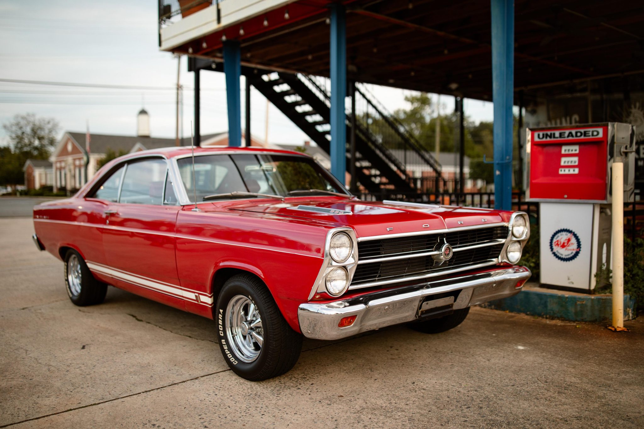 1966 Ford Fairlane zu verkaufen – Roter 390-V8-Hardtop mit Vierganggetriebe