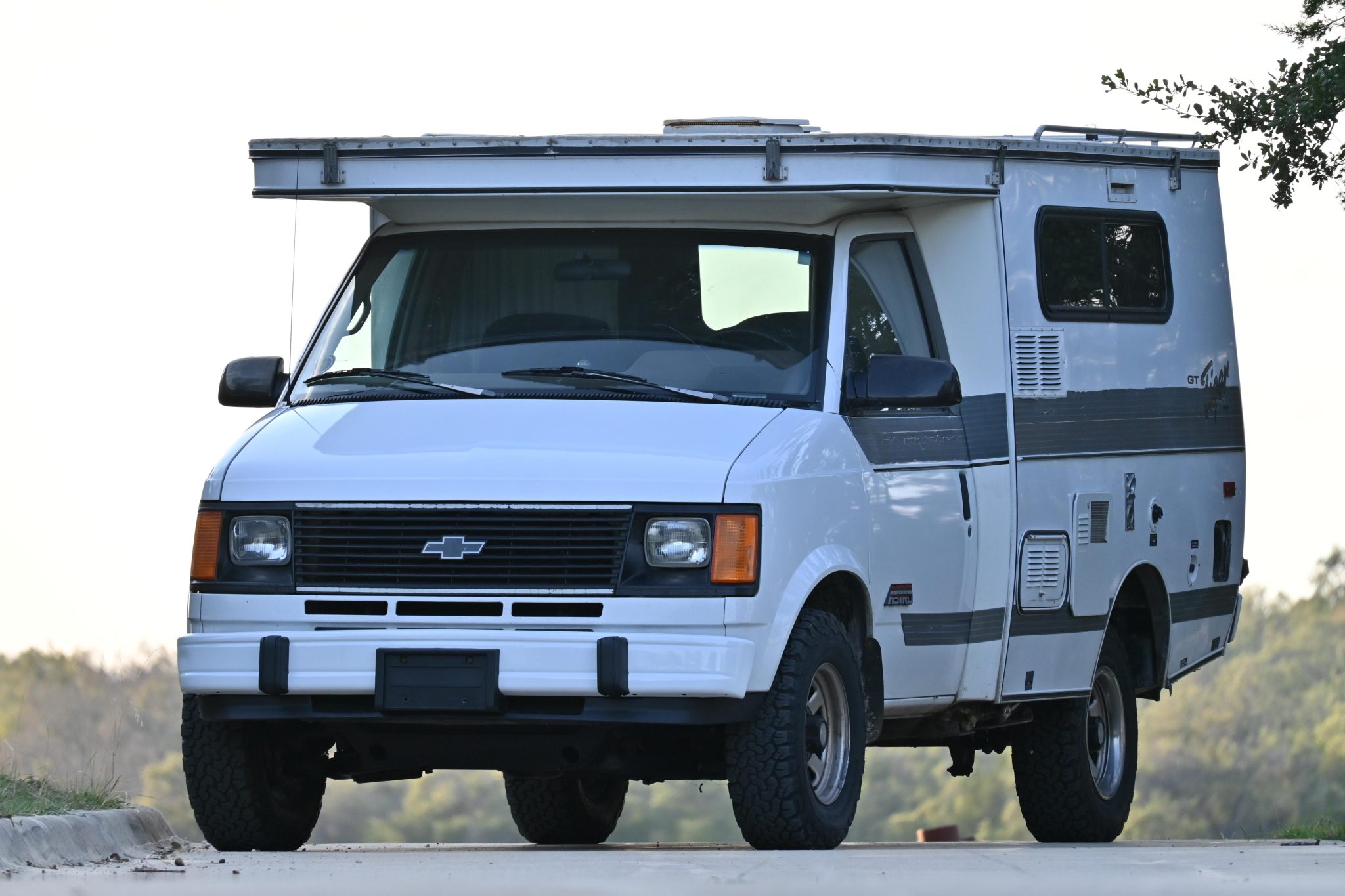 1993 Chevrolet Astro CL AWD Provan Tiger GT Camper zu verkaufen – Kompakter V6-Allrad-Camper