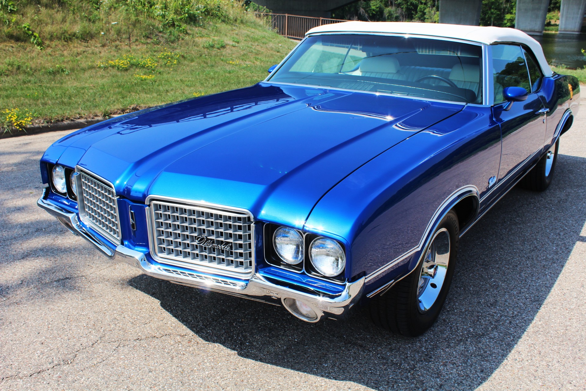 Oldsmobile Cutlass 1972 à vendre – Cabriolet bleu avec V8 455 et boîte manuelle