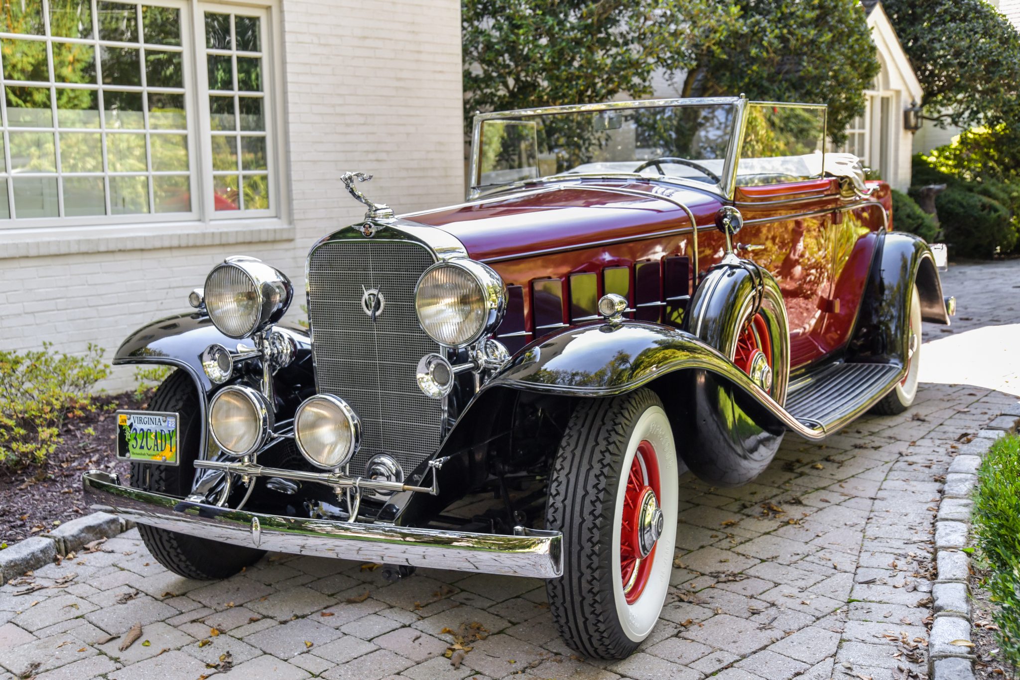 1932 Cadillac V8 for Sale – Sealing Wax Red Convertible with 353ci V8