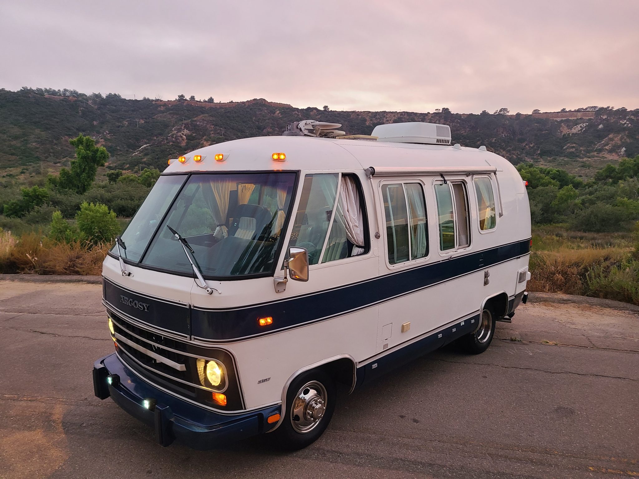 1975 Airstream Motorhome for Sale – Blue and White 350ci V8 Touring RV