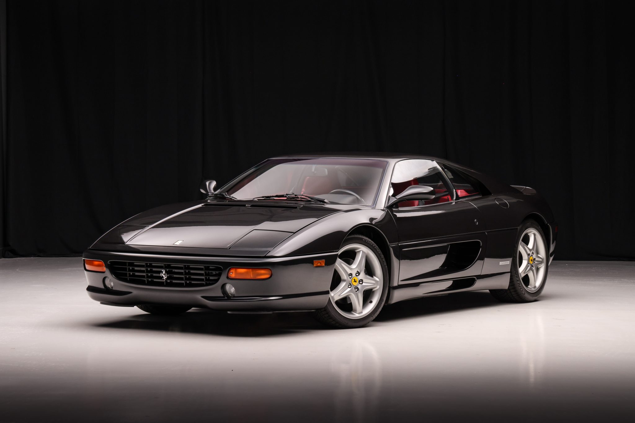 Ferrari F355 1995 à vendre – Coupé Nero Carbonio à grille manuelle