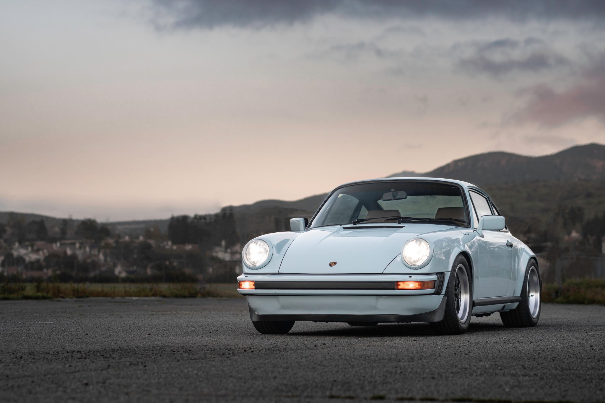 Porsche 911 Carrera 3.2 1984 à vendre – Coupé Glacier Blue à boîte manuelle