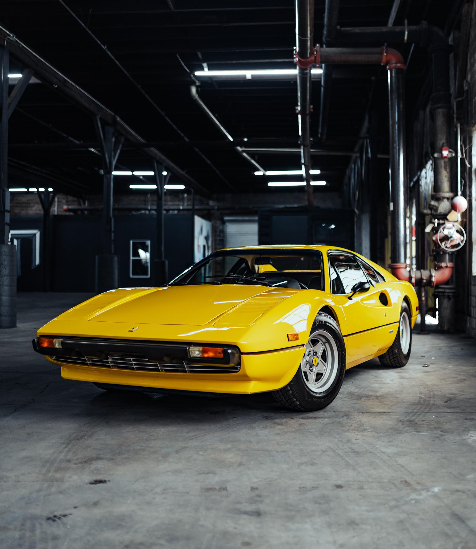 Ferrari 308 1977 à vendre – Coupé Nuovo Giallo Fly à V8 et grille ouverte