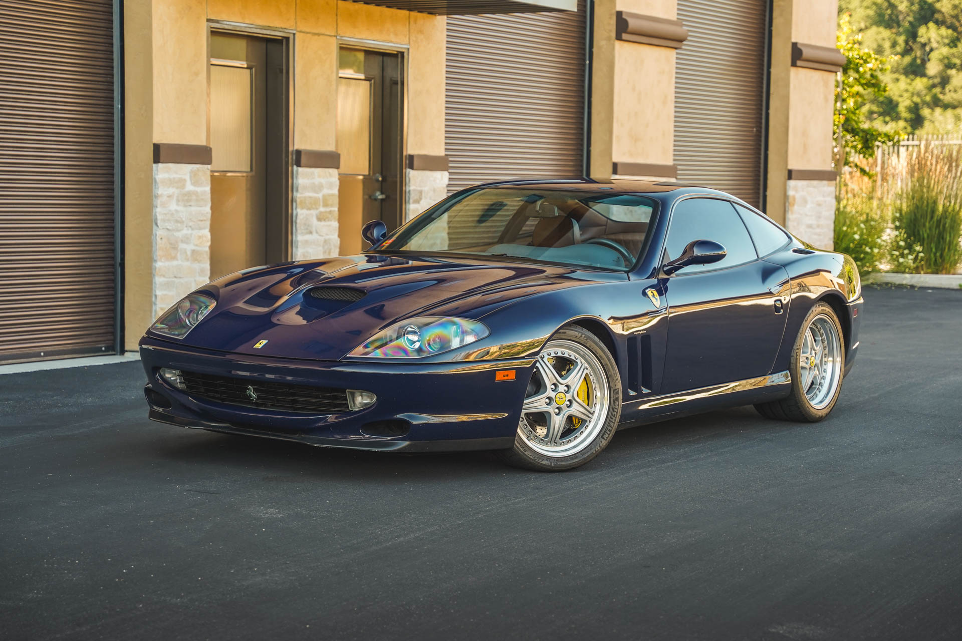 Ferrari 550 Maranello 2001 à vendre – Grand tourisme V12 Blu Pozzi avec pack Fiorano
