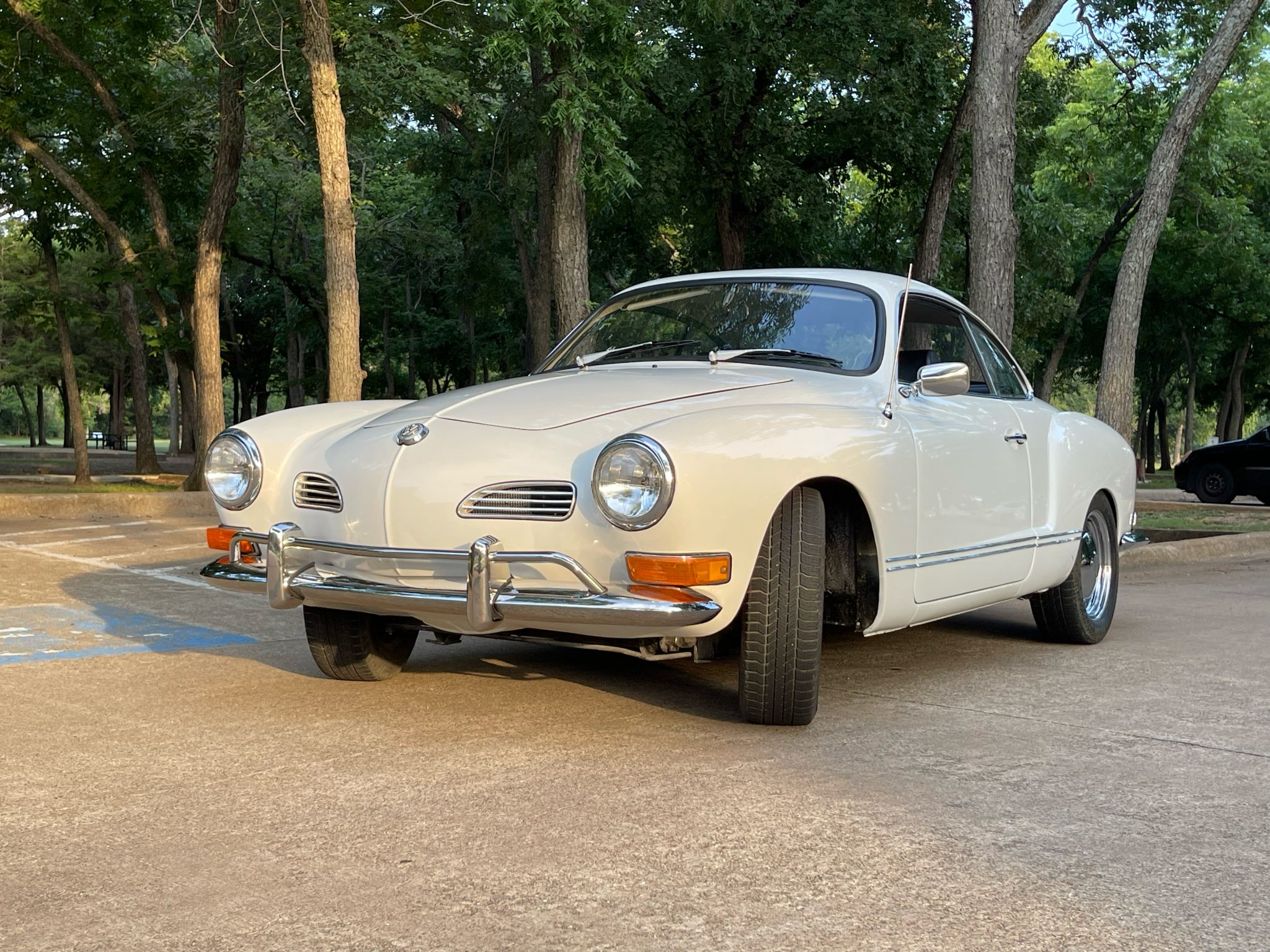 Volkswagen Karmann Ghia 1971 à vendre – Coupé blanc refroidi par air à quatre rapports