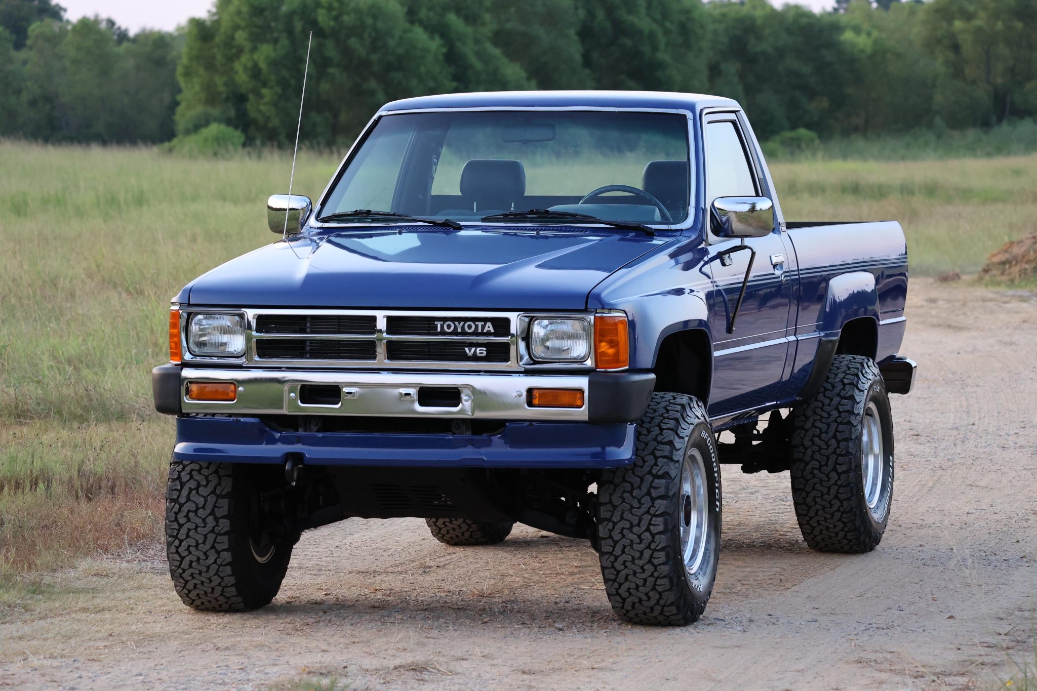 1988 Toyota Pickup (N50/N60/N70 1984-1988) zu verkaufen – Blauer V6-Allradpickup mit Fünfganggetriebe