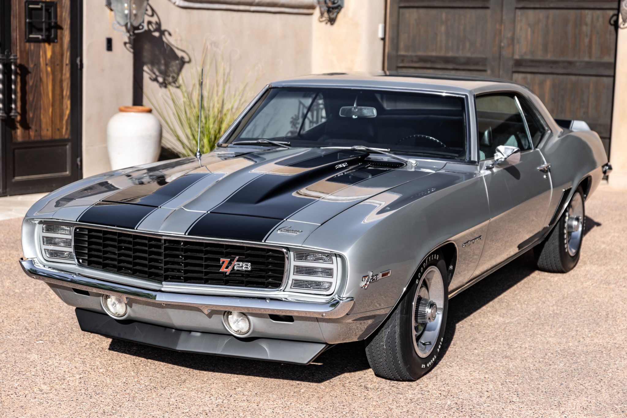 1969 Chevrolet Camaro 1st Generation 1967-1969 zu verkaufen – Cortez-Silver-Coupé mit 302ci-V8