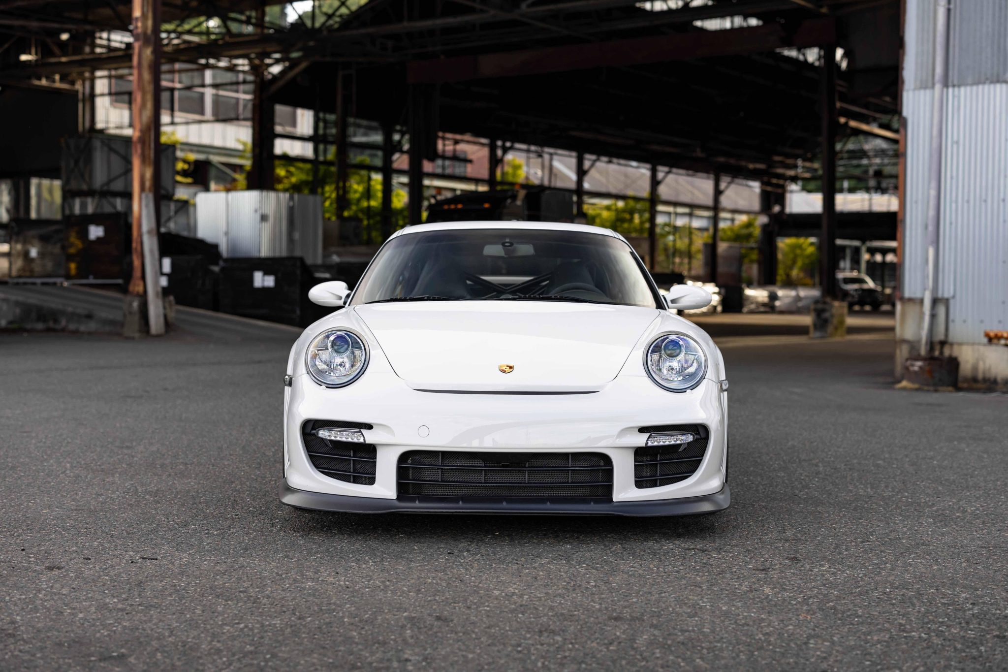 2008 Porsche 997 GT2 zu verkaufen – Carrara-White-Biturbo-Coupé mit Sechsganggetriebe