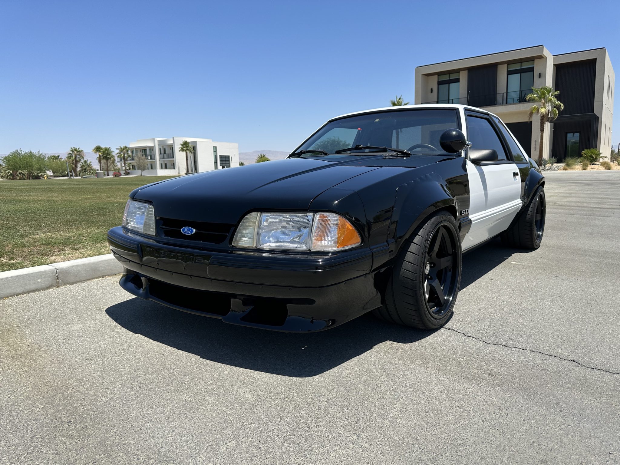 Ford Mustang Fox-Body 1988 à vendre – Coupé noir à V8 302ci et boîte cinq rapports
