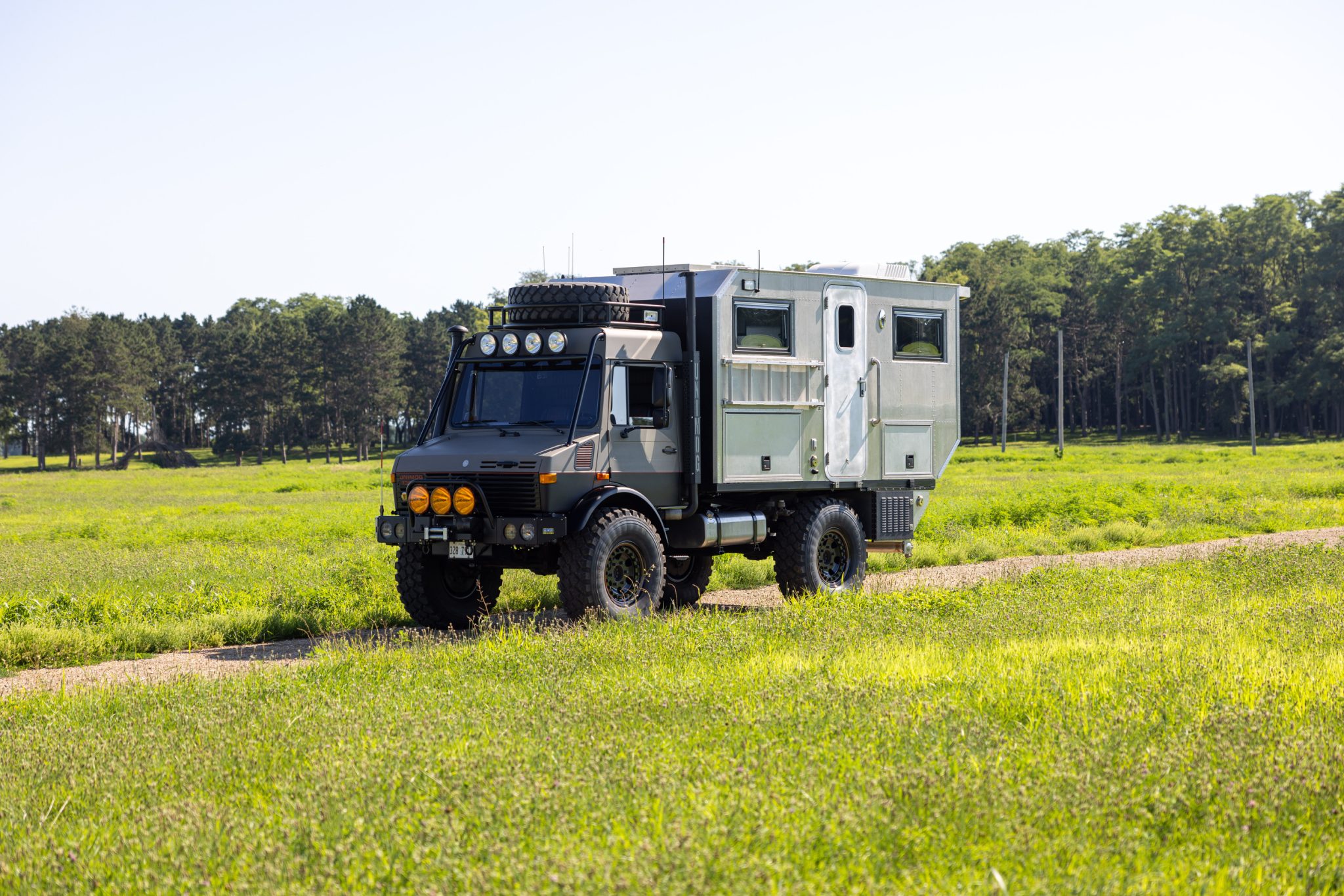 1985 Mercedes-Benz Unimog for Sale – 5.7L Turbodiesel Expedition Camper