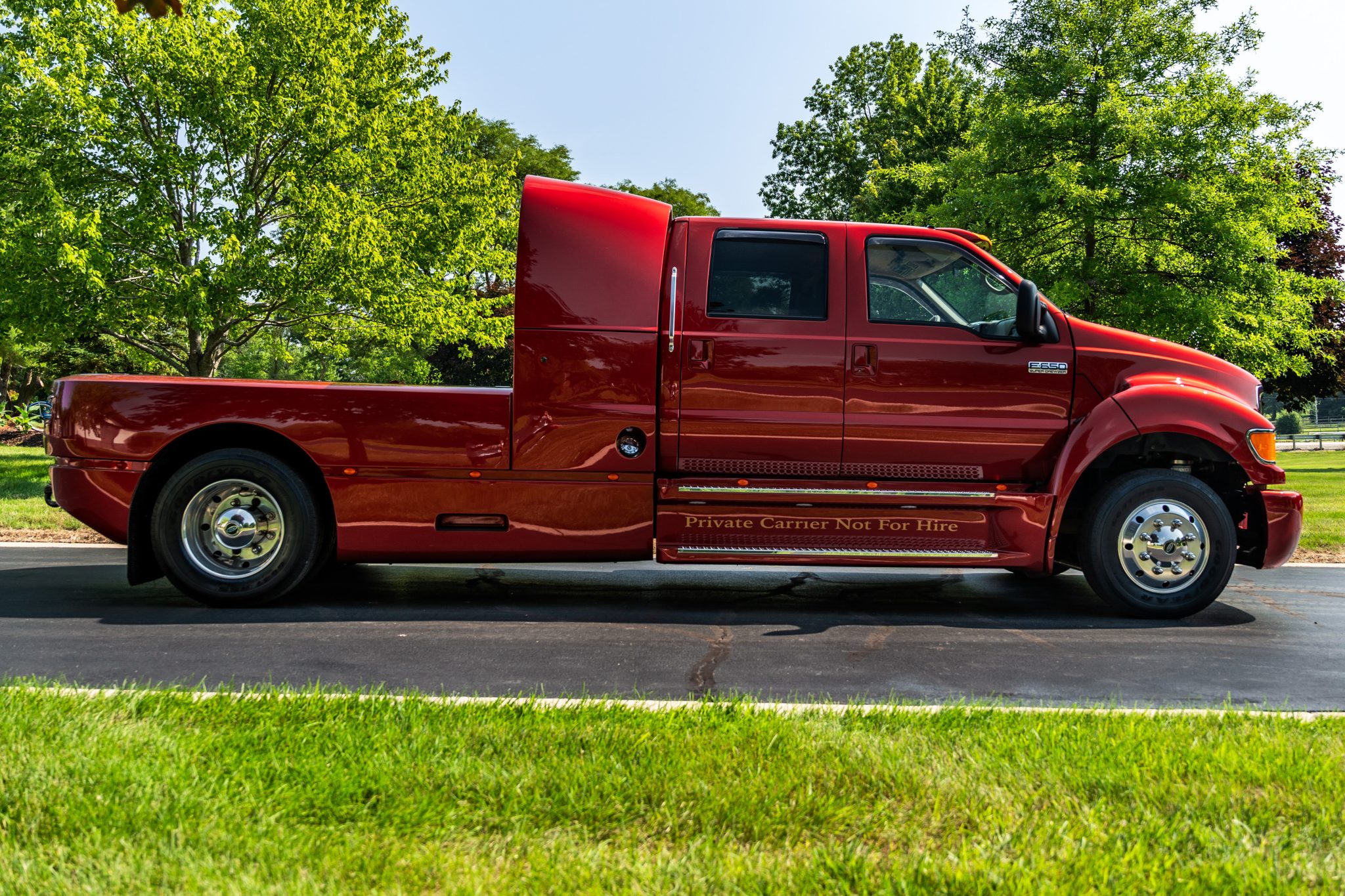2002 Ford Super Duty 1999-2007 zu verkaufen – Toreador-Red-F-650 mit Caterpillar-Diesel