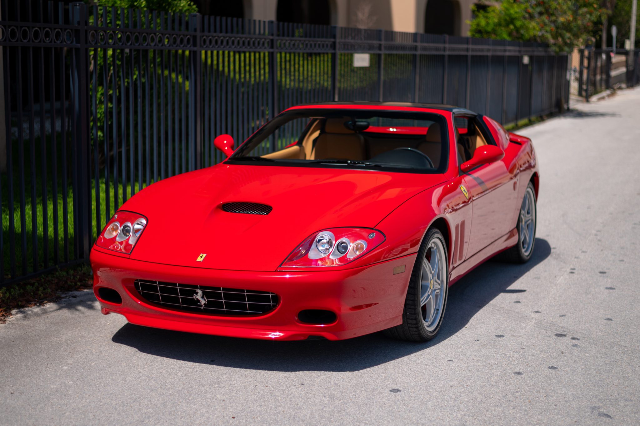 Ferrari 575M 2005 à vendre – V12 Corsa Red avec toit vitré Revocromico