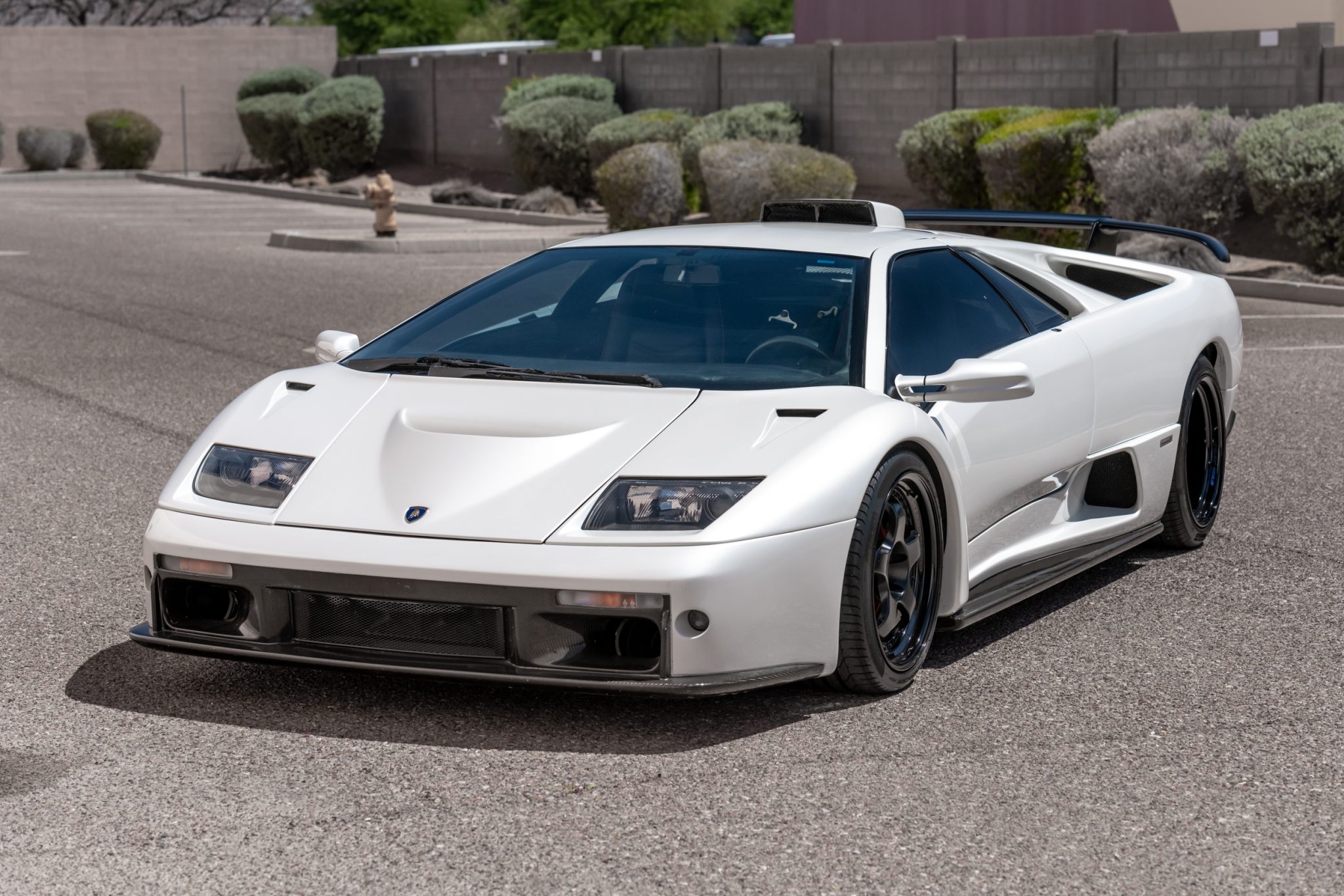 1991 Lamborghini Diablo zu verkaufen – Weißer V12-Supersportwagen mit Handschaltung und Carbon
