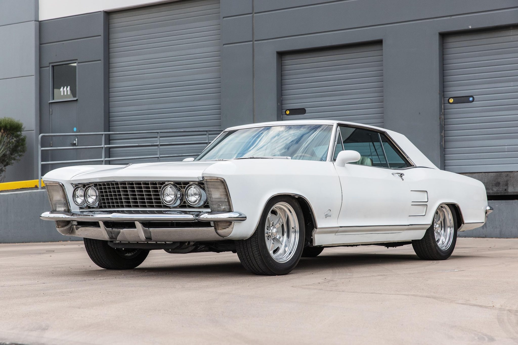 1963 Buick Riviera for Sale – White 401ci V8 Custom Luxury Coupe