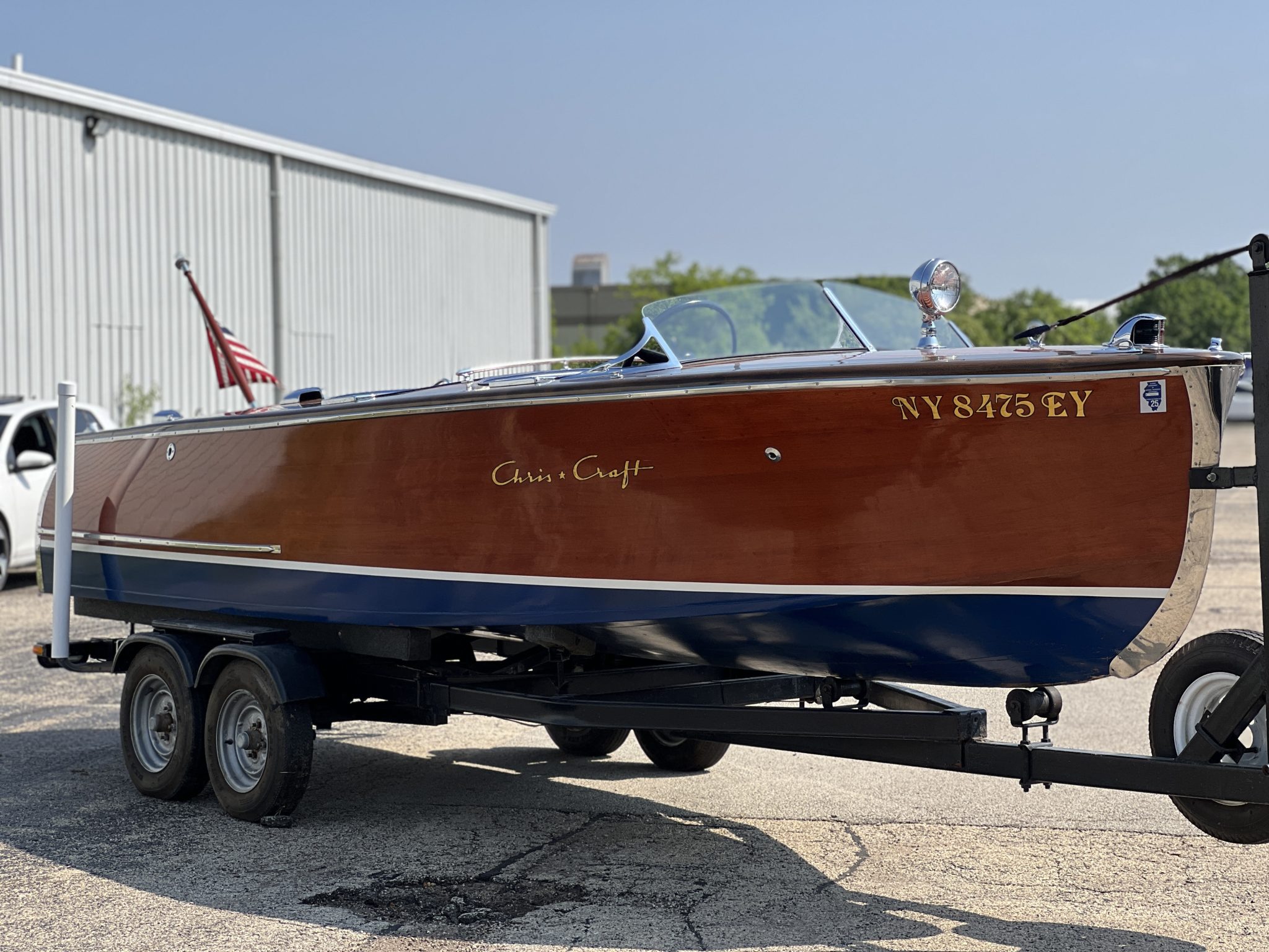1947 Chris-Craft Deluxe Runabout w/Trailer for Sale – Varnished Wooden Classic
