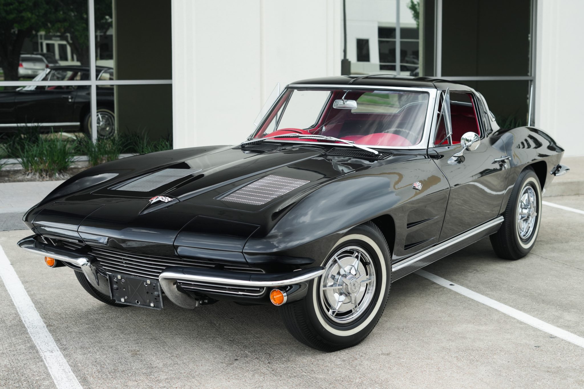 Chevrolet Corvette C2 1963 à vendre – Coupé noir à V8 327ci et boîte manuelle