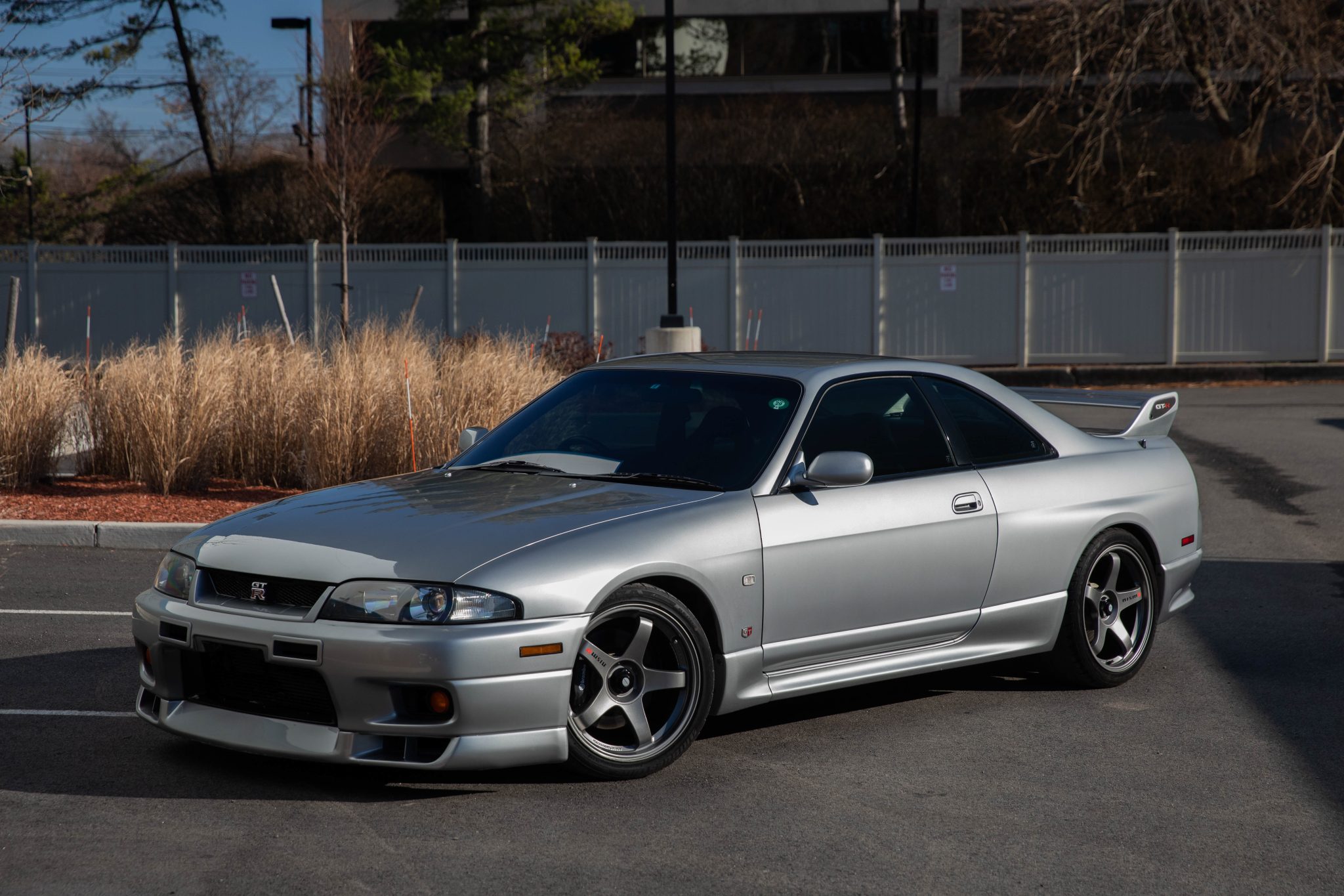 1997 Nissan R33 Skyline zu verkaufen – Twin-Turbo-Allradcoupé in Sonic Silver